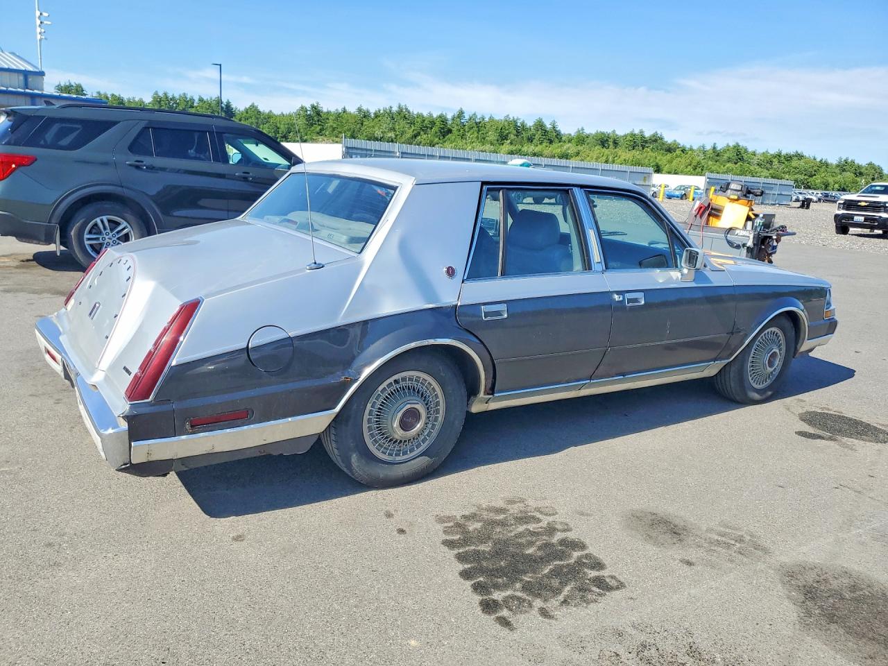 1986 Lincoln Continental Silver vin: 1LNBP97F4GY661444