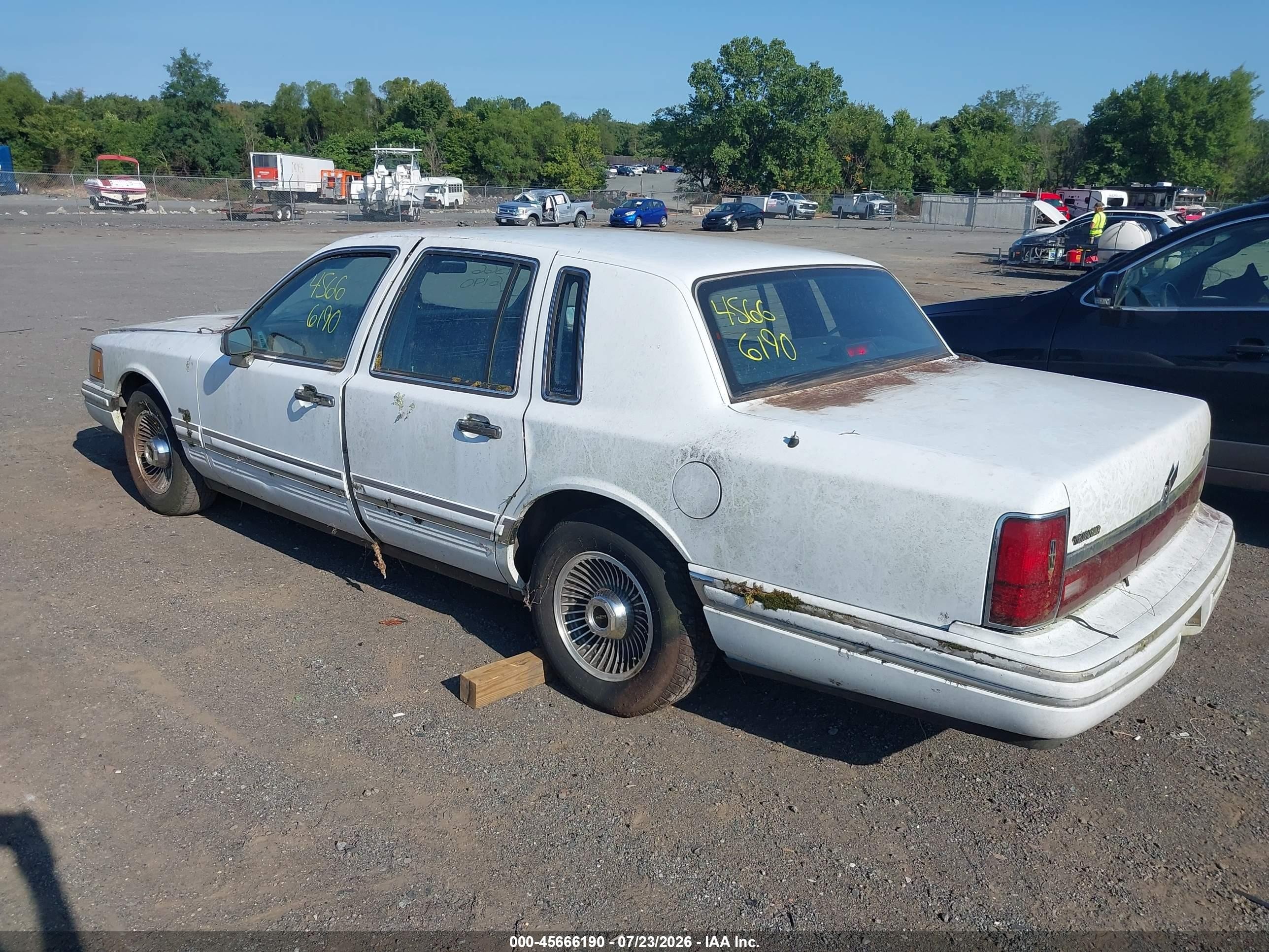 1991 Lincoln Town Car Executive Белый vin: 1LNCM81W1MY737133