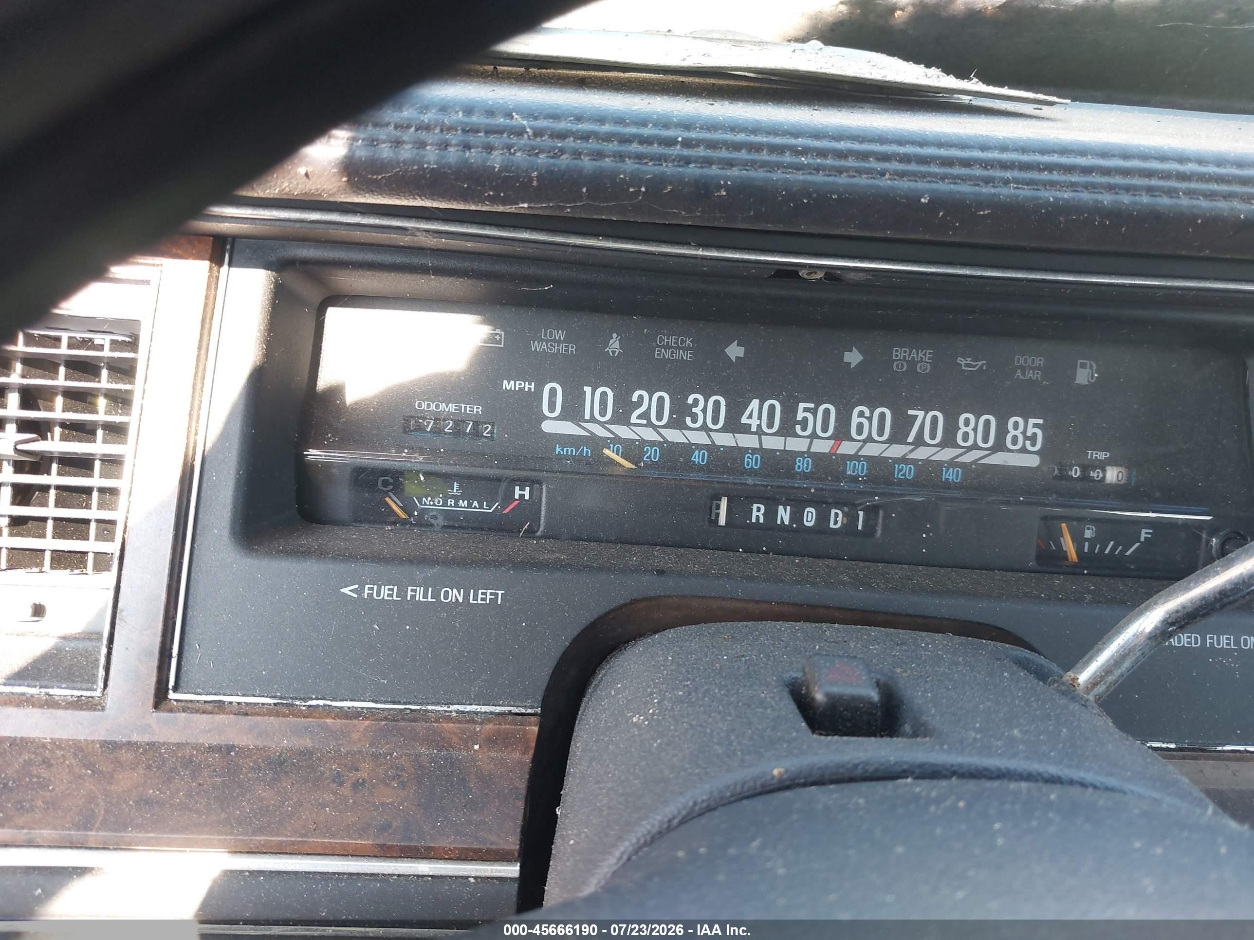 1991 Lincoln Town Car Executive Белый vin: 1LNCM81W1MY737133