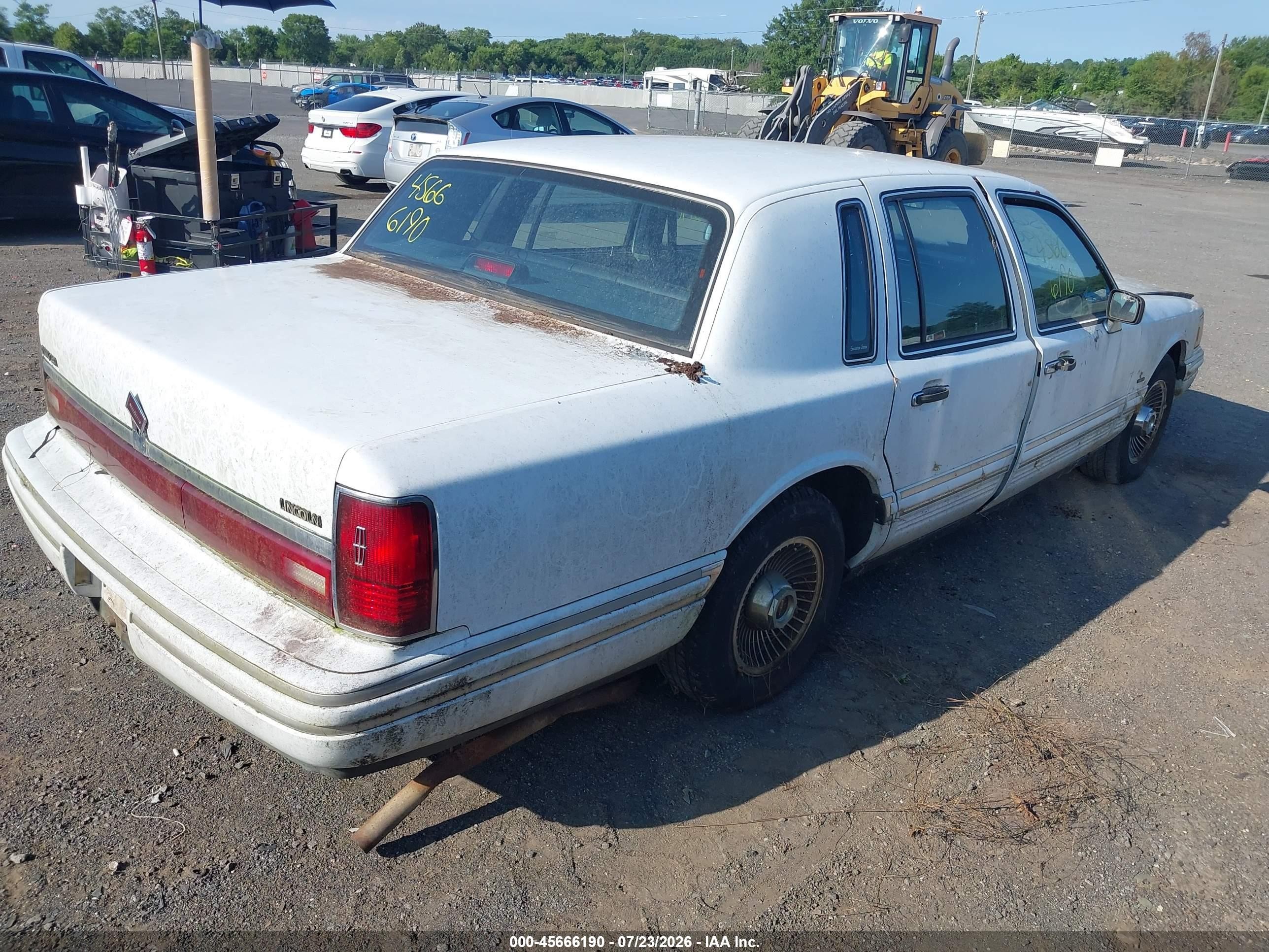 1991 Lincoln Town Car Executive Белый vin: 1LNCM81W1MY737133