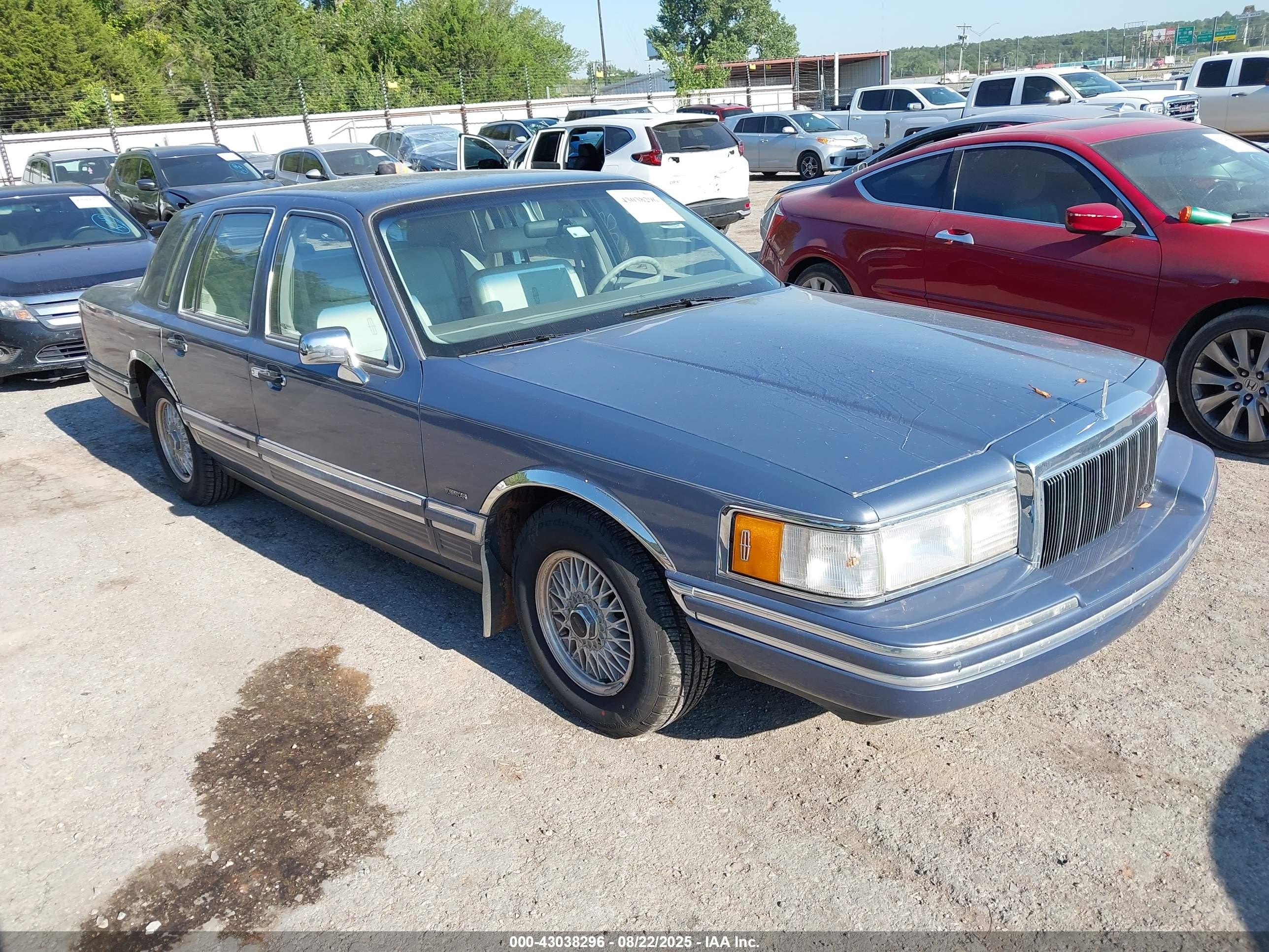1991 Lincoln Town Car Executive Синий vin: 1LNCM81W2MY635517