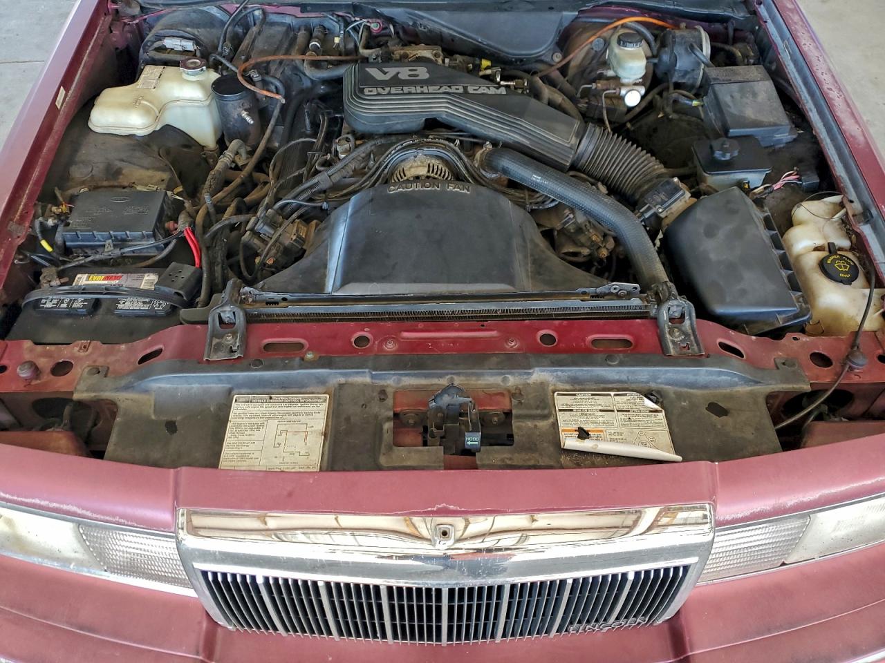 1991 Lincoln Town Car Executive Бордовый vin: 1LNCM81W6MY637495