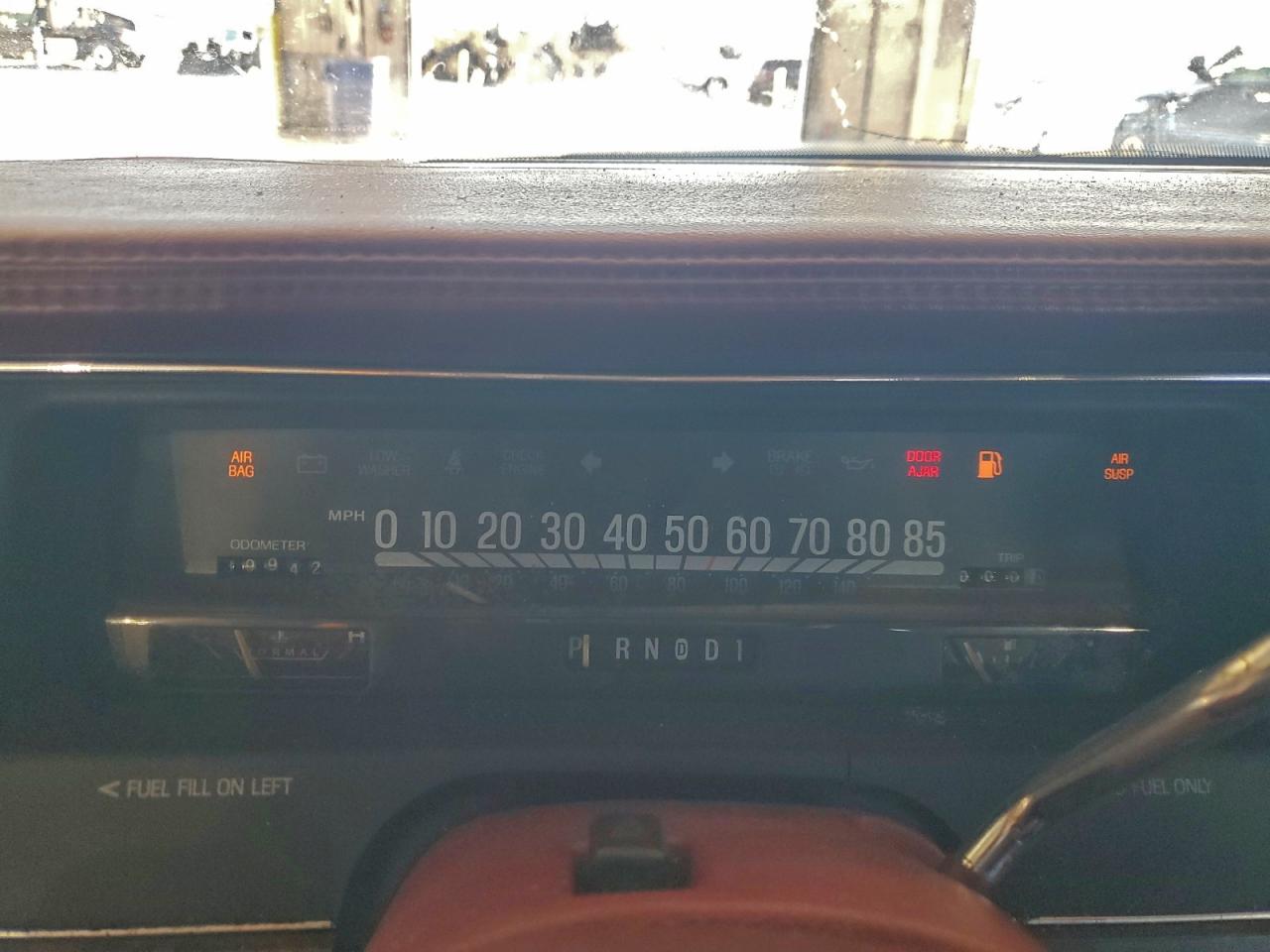 1991 Lincoln Town Car Executive Бордовый vin: 1LNCM81W6MY637495