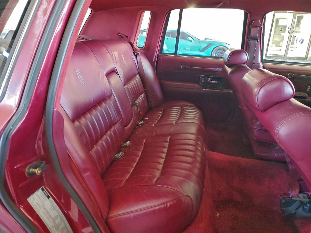 1991 Lincoln Town Car Executive Бордовый vin: 1LNCM81W6MY637495