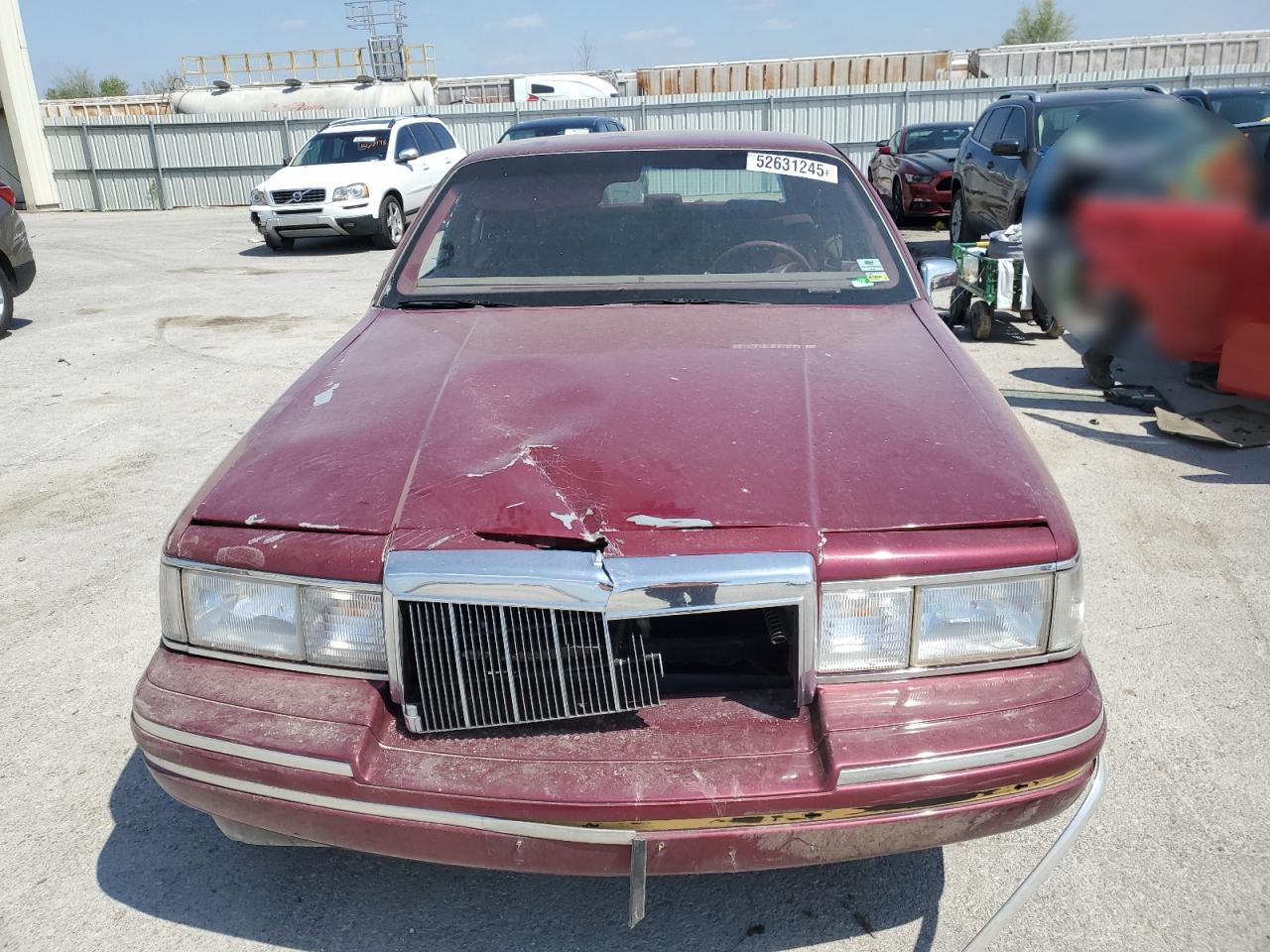 1991 Lincoln Town Car Executive Red vin: 1LNCM81W8MY721365