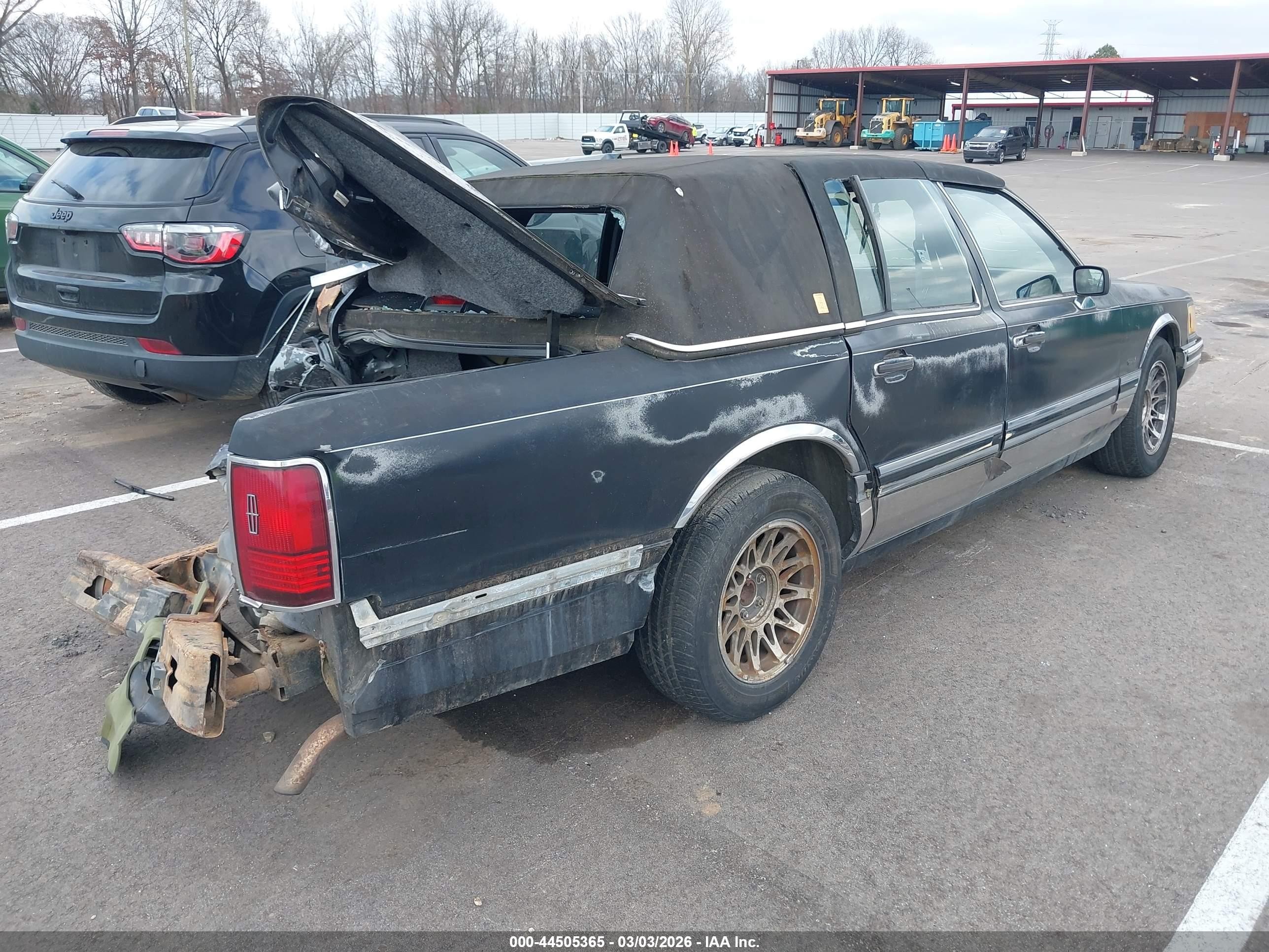 1991 Lincoln Town Car Signature Black vin: 1LNCM82W9MY688407