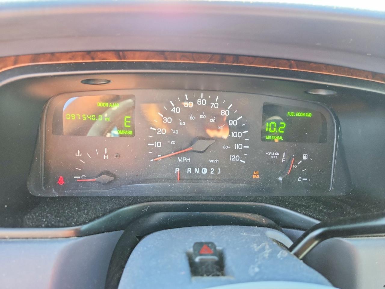 1998 Lincoln Town Car Executive Синий vin: 1LNFM81W5WY639769