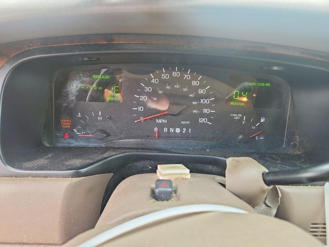 1998 Lincoln Town Car Executive Gold vin: 1LNFM81W6WY725107