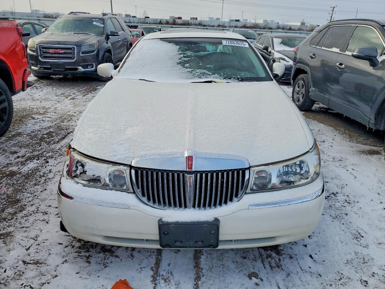 1998 Lincoln Town Car Signature White vin: 1LNFM82W3WY665592
