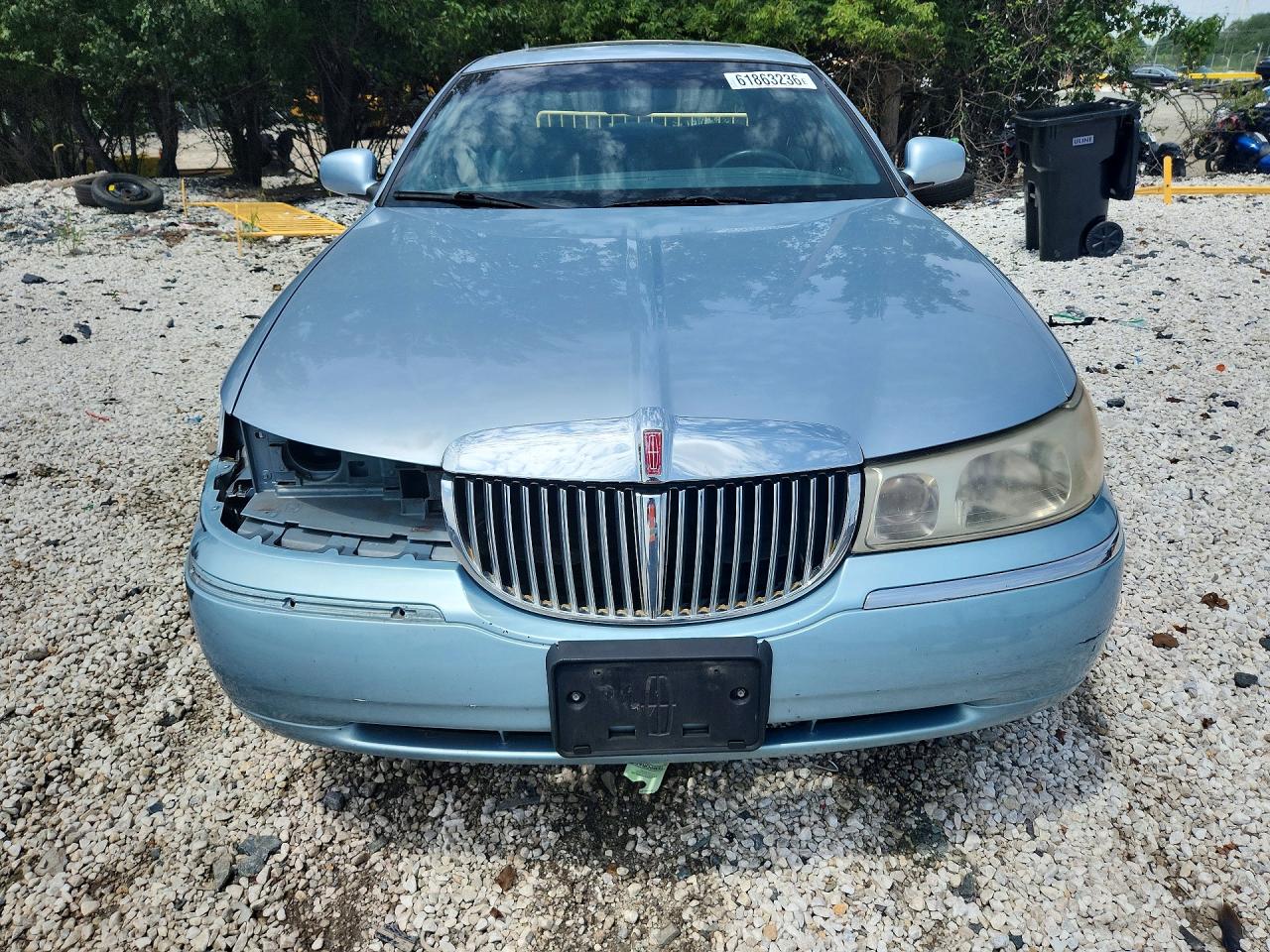 1998 Lincoln Town Car Signature Blue vin: 1LNFM82W4WY724214