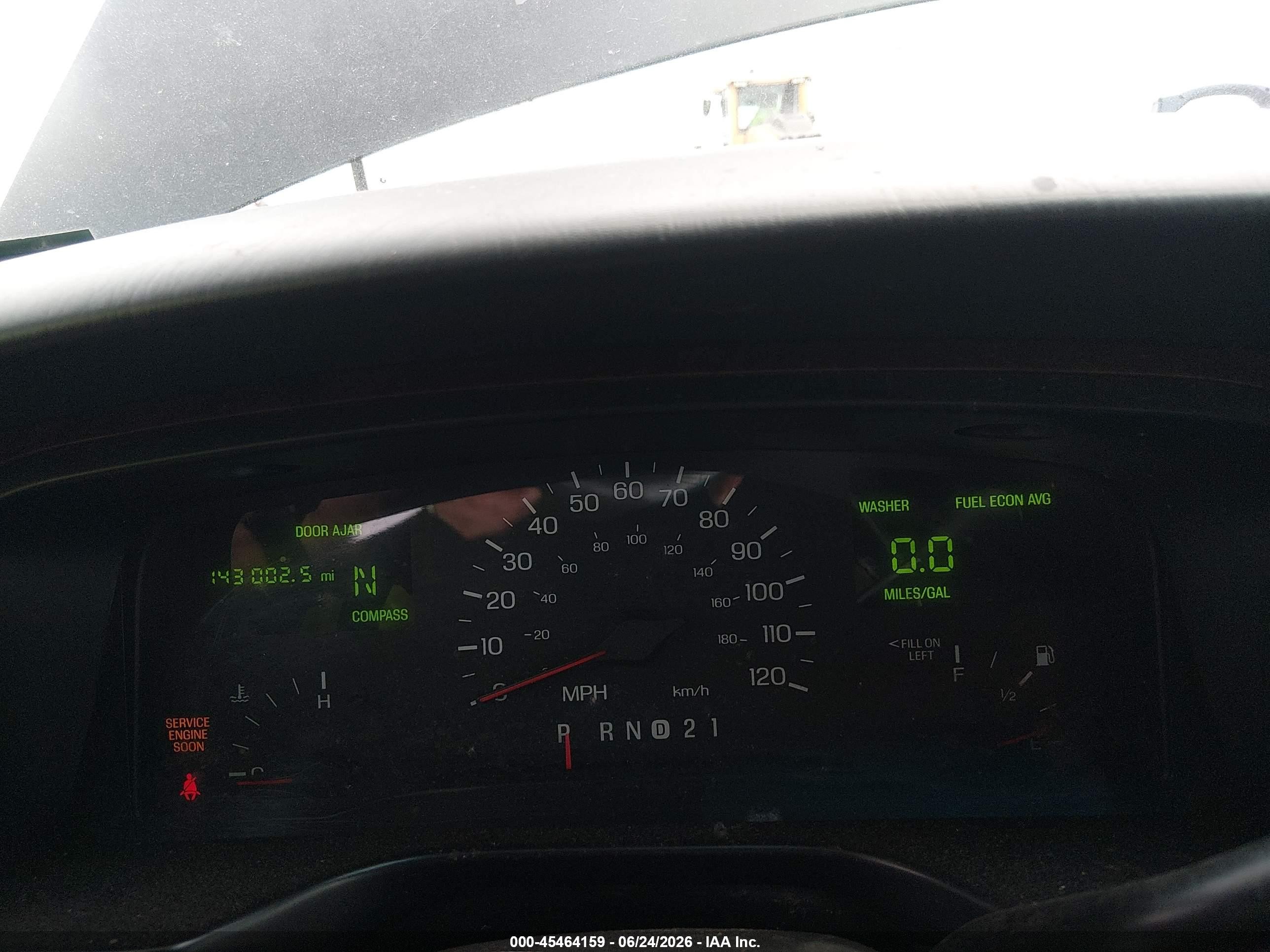1998 Lincoln Town Car Signature Black vin: 1LNFM82W9WY717243