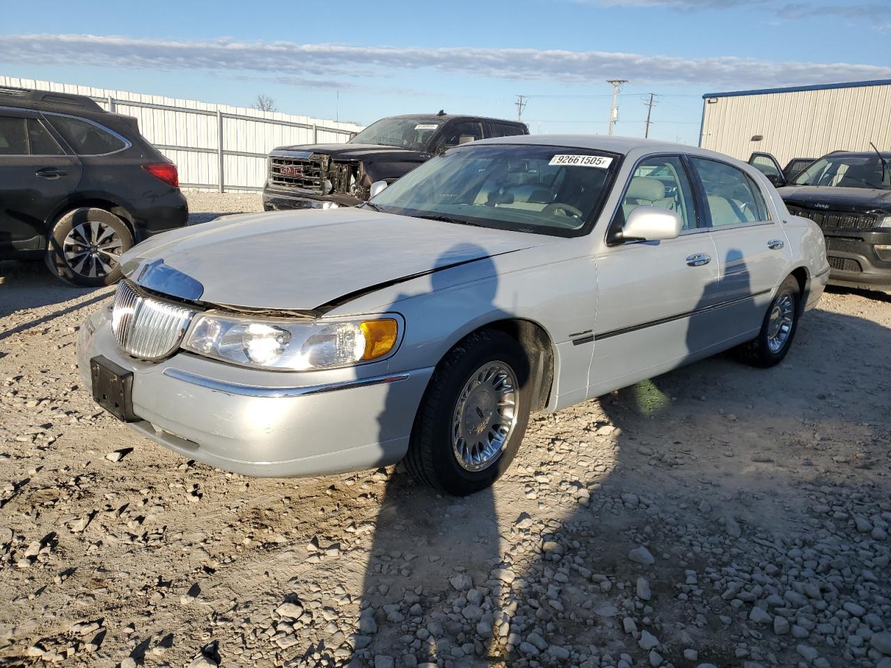 1LNFM83W1WY610587
