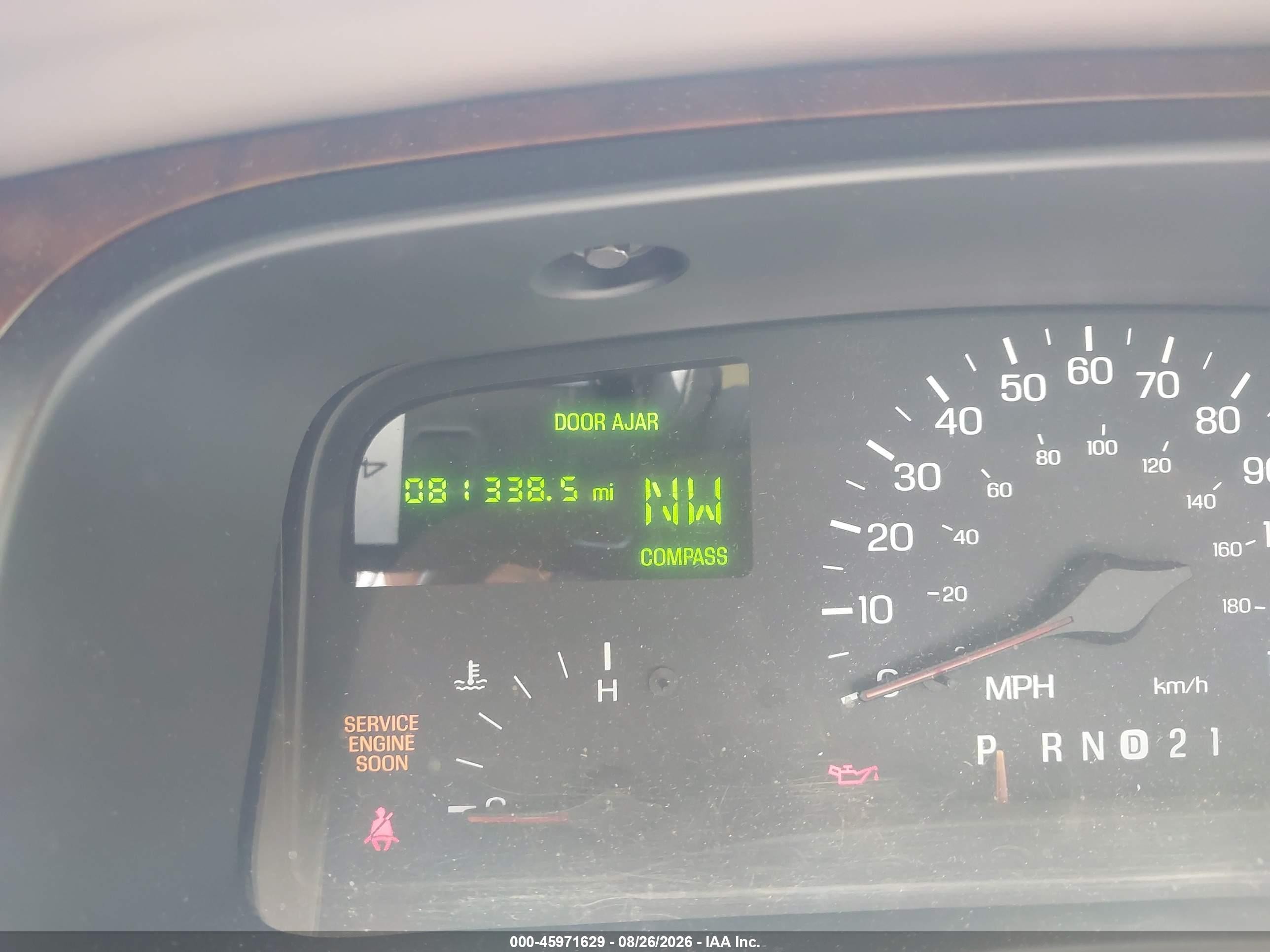 1998 Lincoln Town Car Cartier Cream vin: 1LNFM83W5WY681906