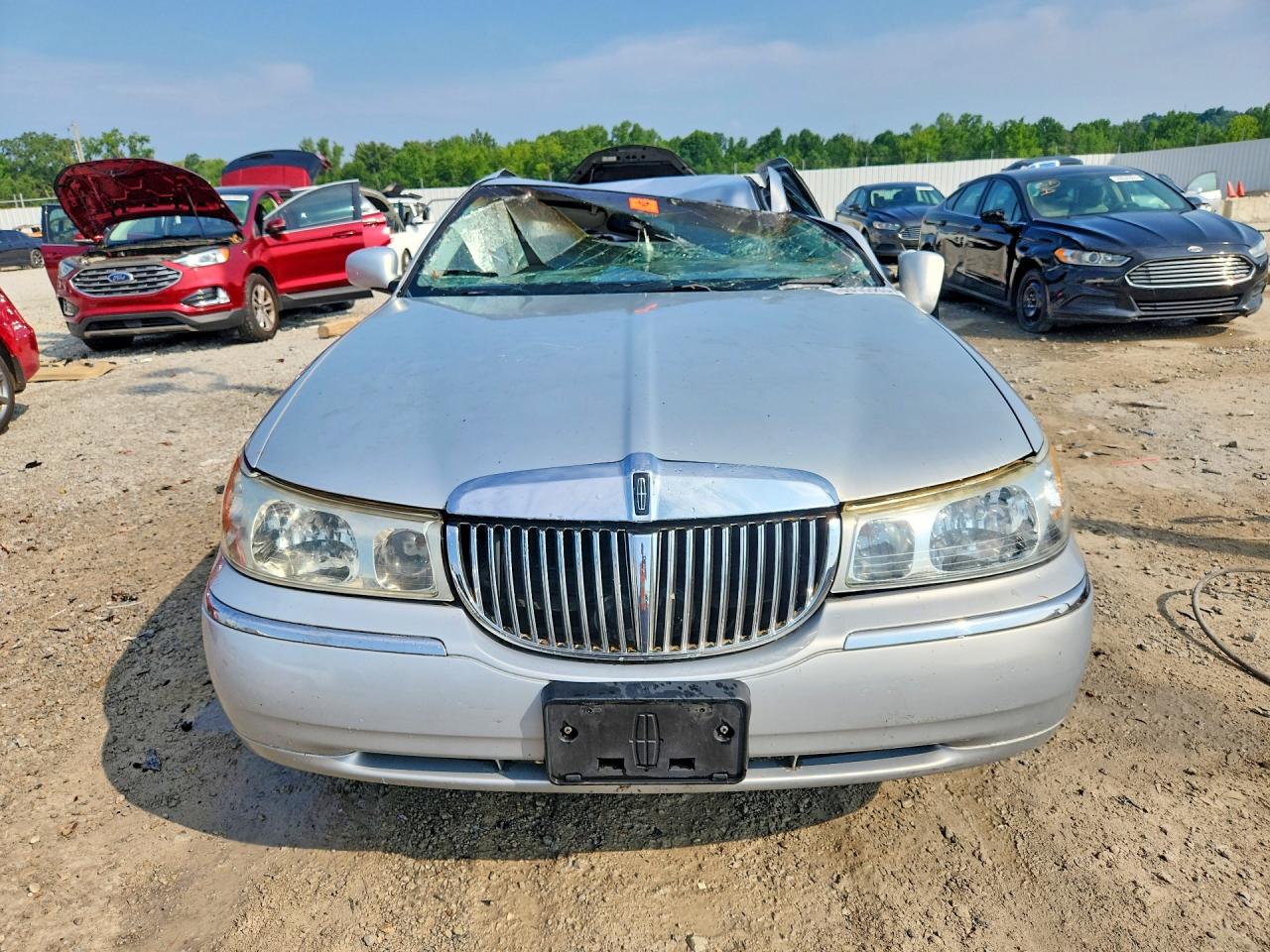 1998 Lincoln Town Car Cartier Серый vin: 1LNFM83W6WY630754
