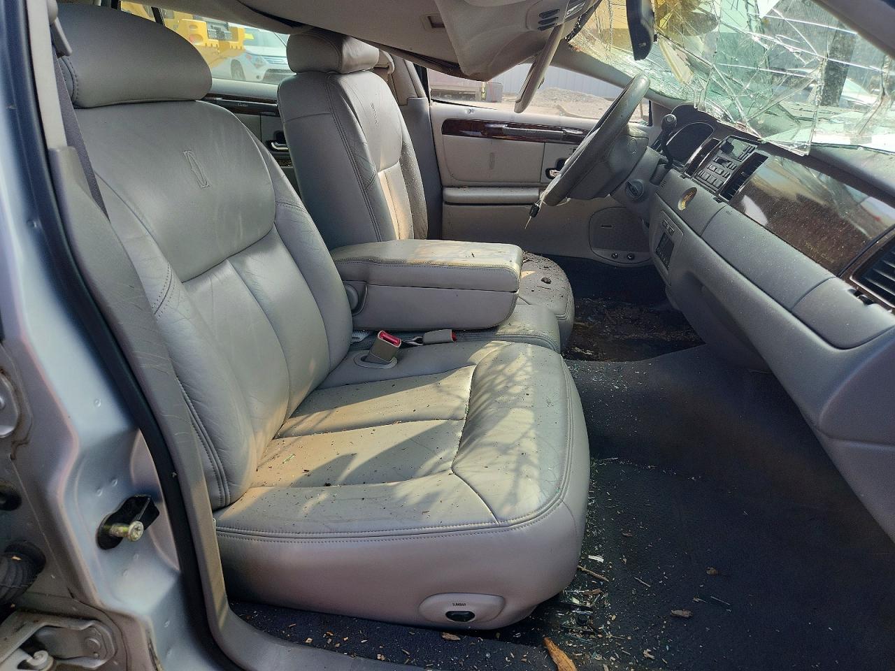 1998 Lincoln Town Car Cartier Серый vin: 1LNFM83W6WY630754