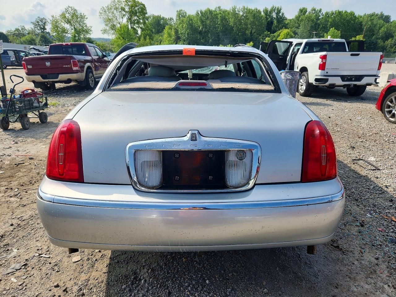 1998 Lincoln Town Car Cartier Серый vin: 1LNFM83W6WY630754