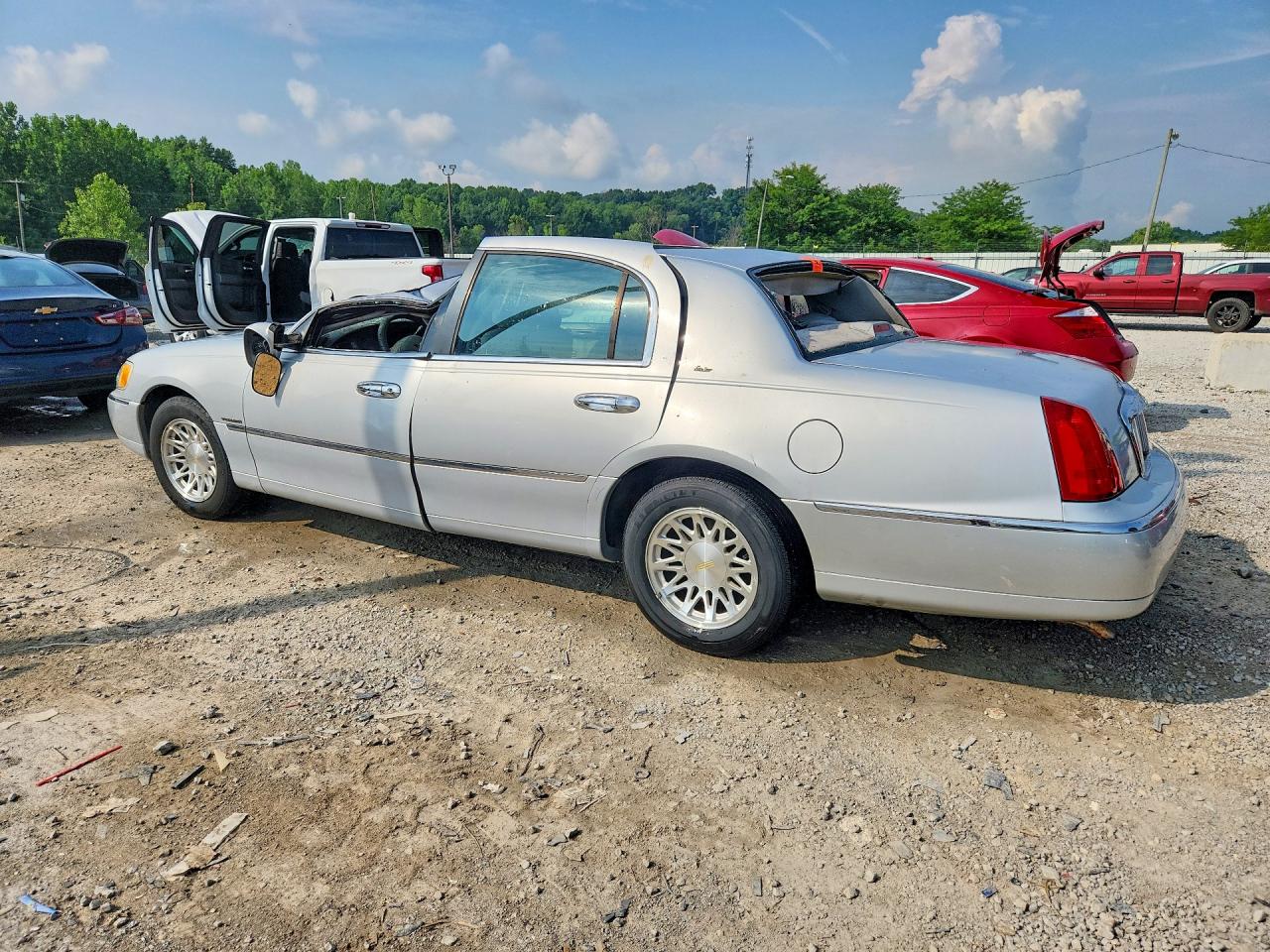 1998 Lincoln Town Car Cartier Серый vin: 1LNFM83W6WY630754
