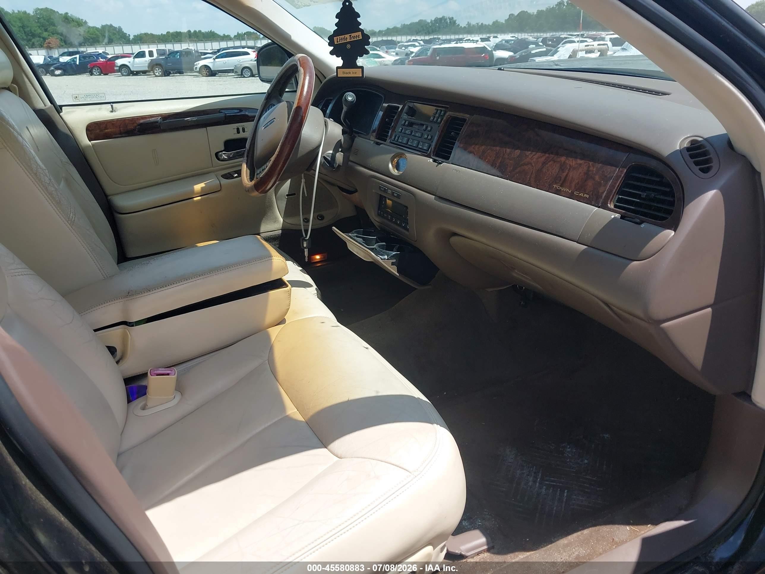 1998 Lincoln Town Car Cartier Black vin: 1LNFM83W6WY663804