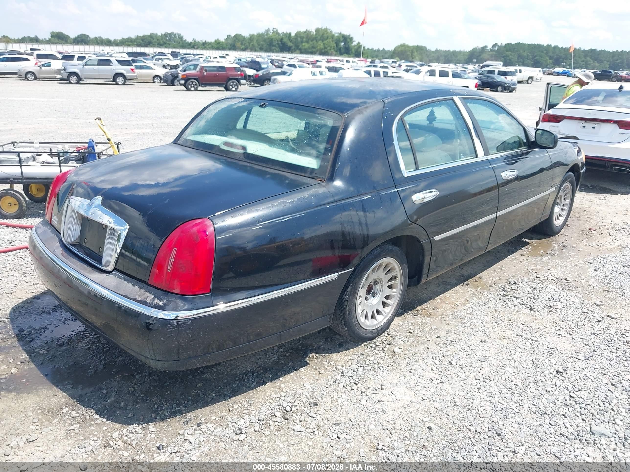 1998 Lincoln Town Car Cartier Black vin: 1LNFM83W6WY663804