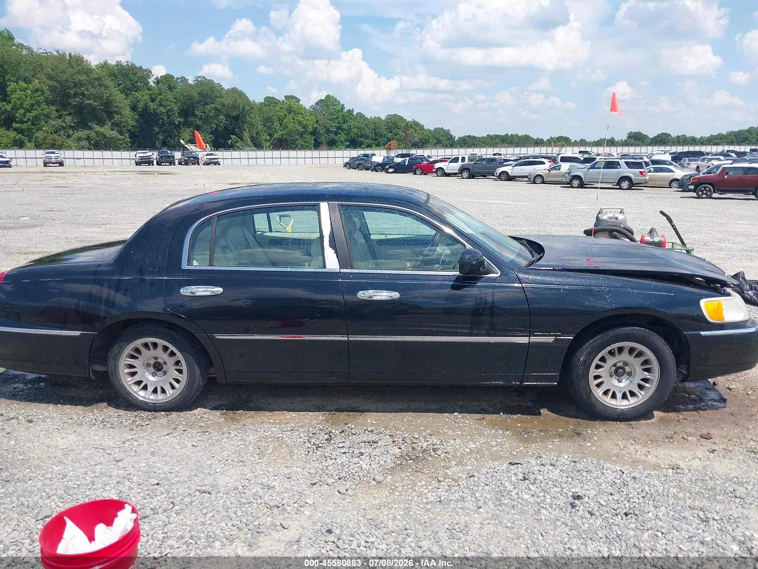 1998 Lincoln Town Car Cartier Black vin: 1LNFM83W6WY663804