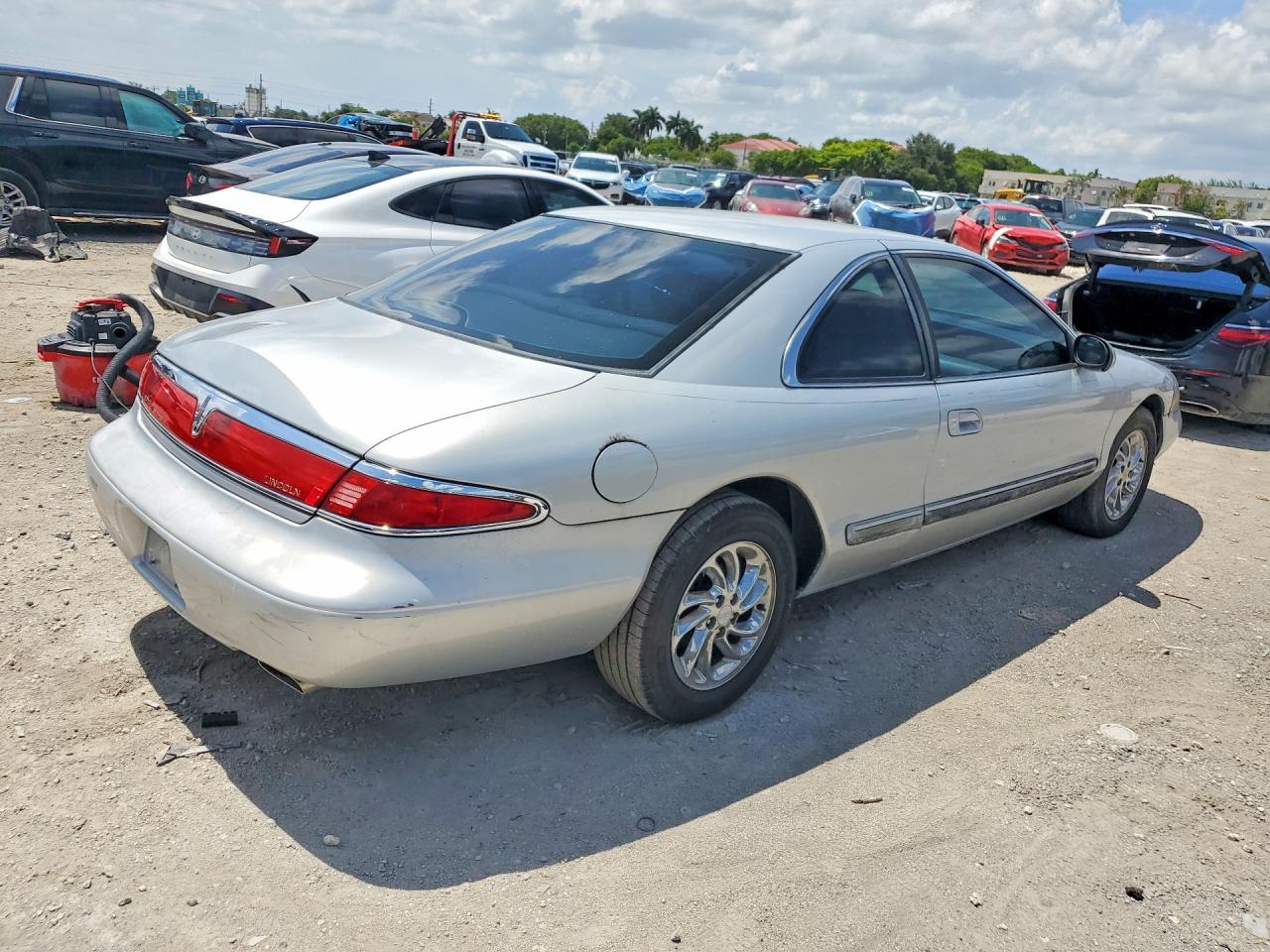 1998 Lincoln Mark Viii Silver vin: 1LNFM91V6WY606504