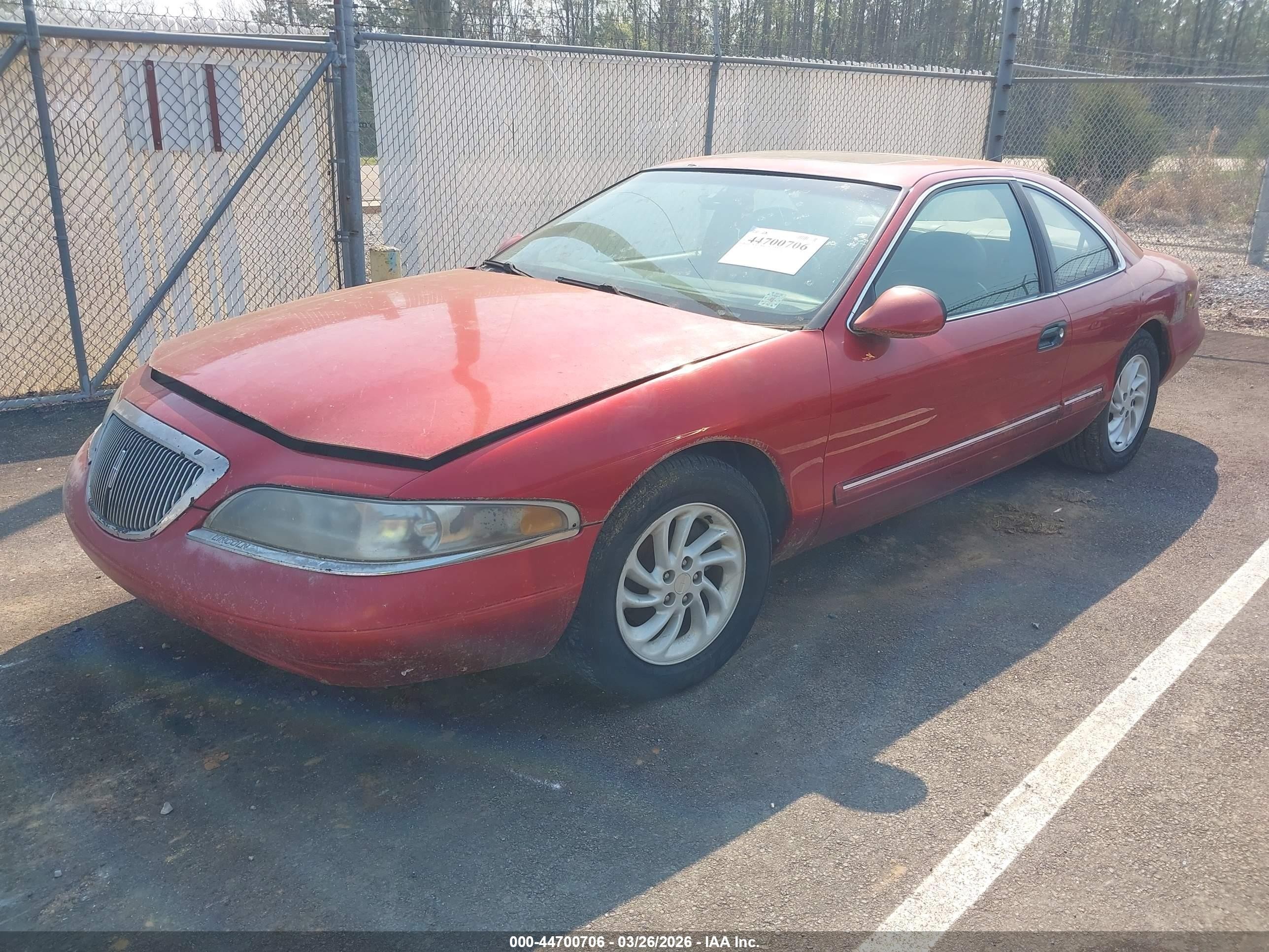 1998 Lincoln Mark Viii   Красный vin: 1LNFM91V9WY636564