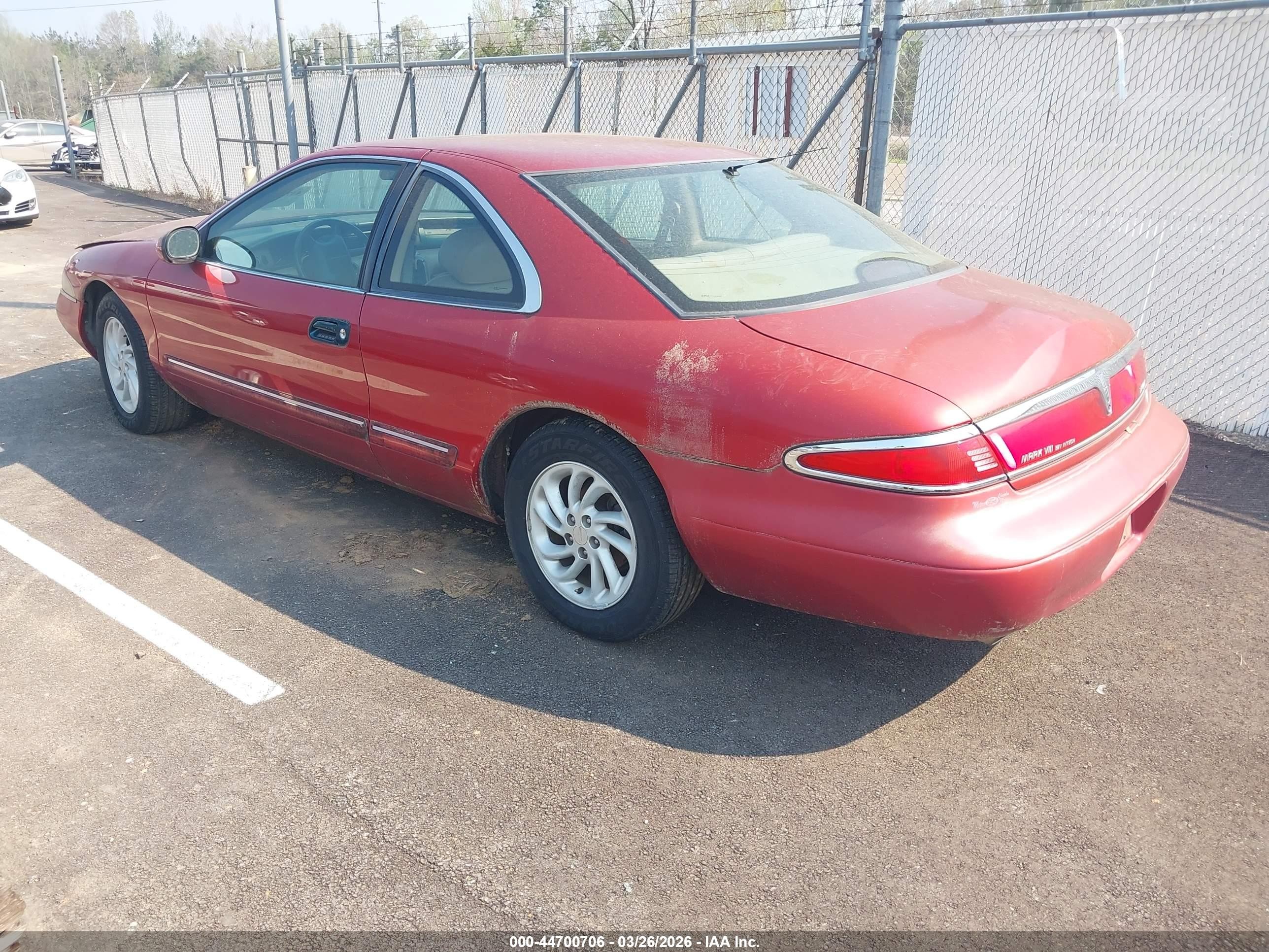1998 Lincoln Mark Viii   Красный vin: 1LNFM91V9WY636564