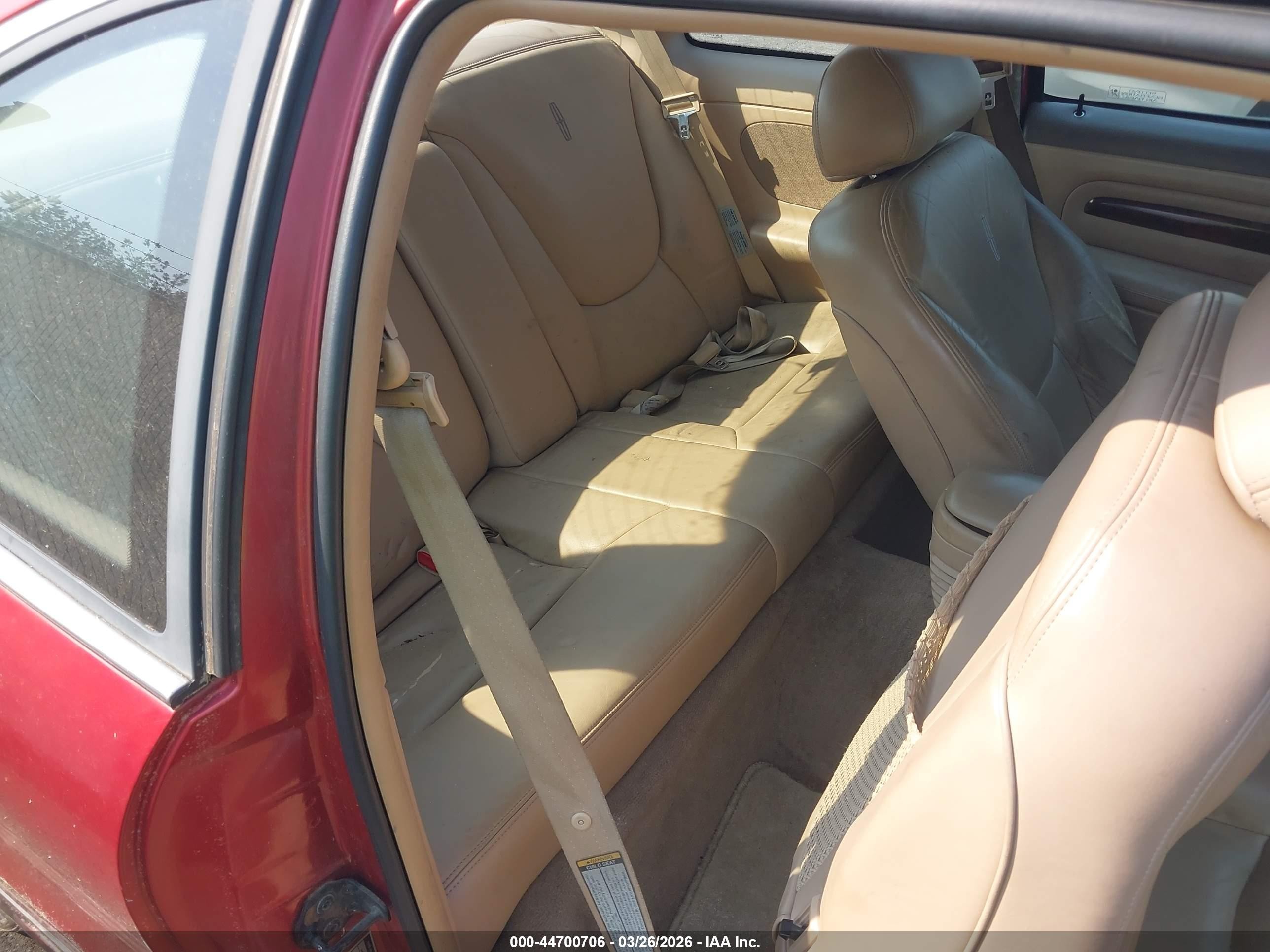 1998 Lincoln Mark Viii   Красный vin: 1LNFM91V9WY636564