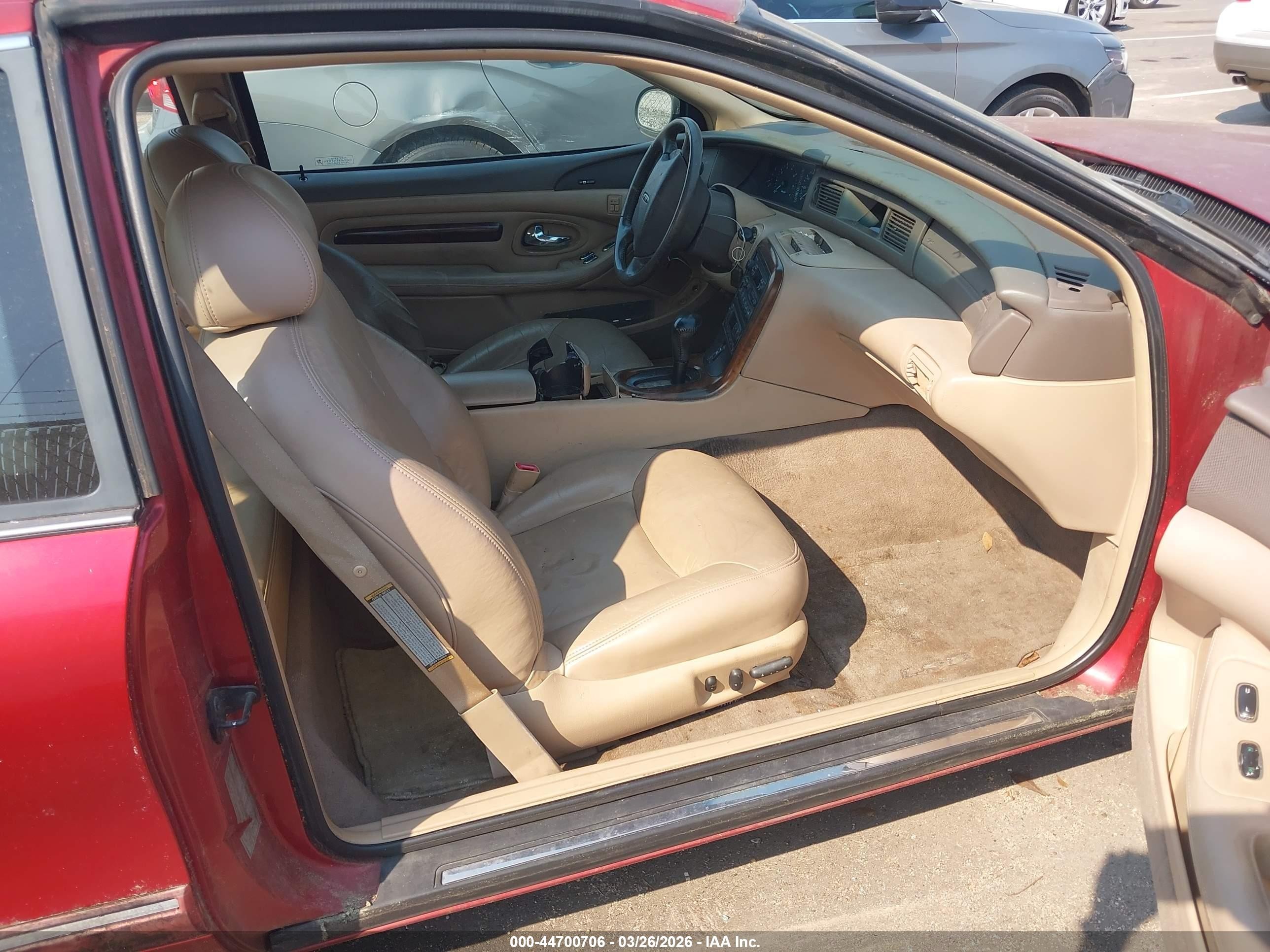 1998 Lincoln Mark Viii   Красный vin: 1LNFM91V9WY636564
