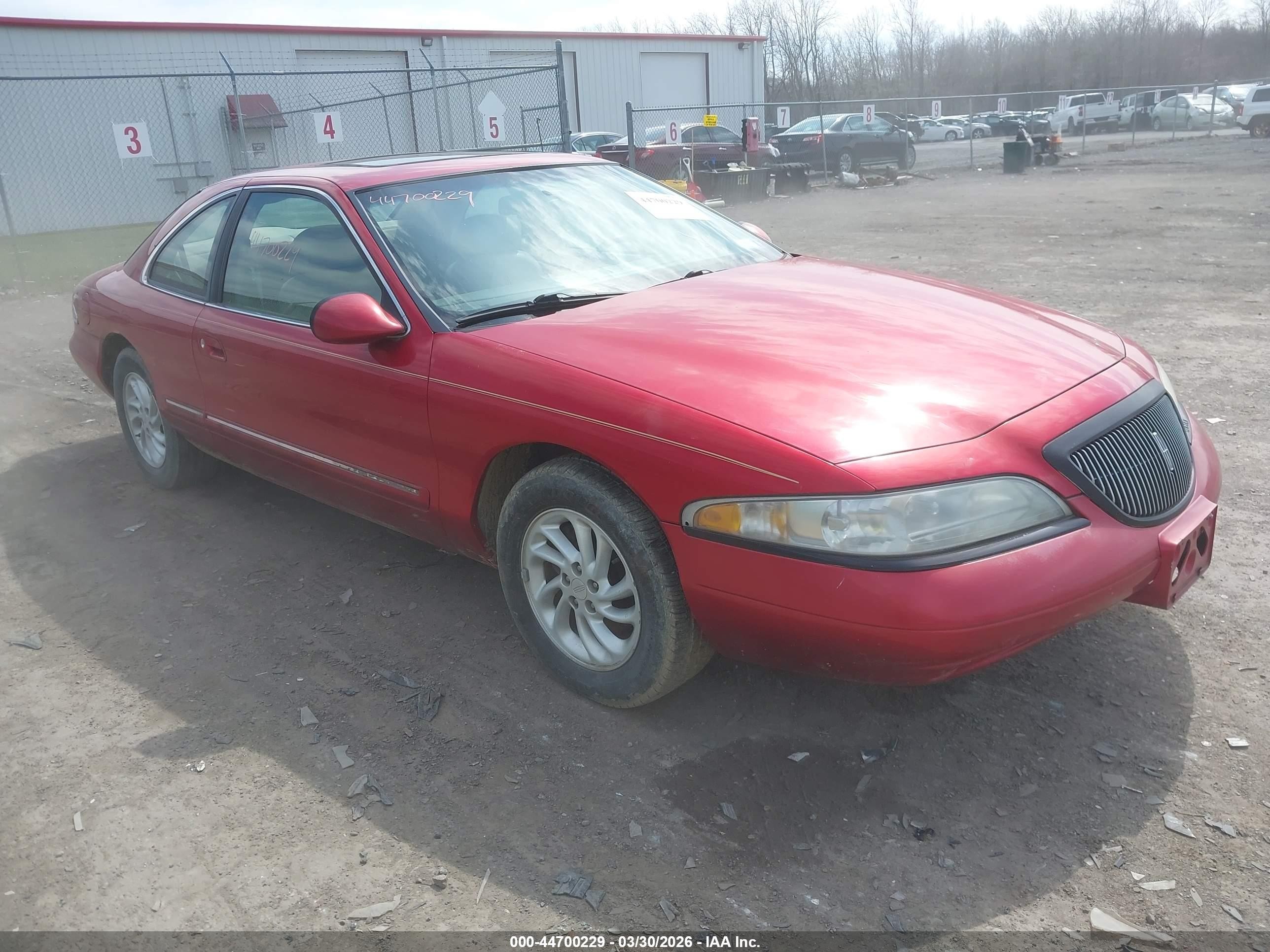 1998 Lincoln Mark Viii   Red vin: 1LNFM91VXWY660758