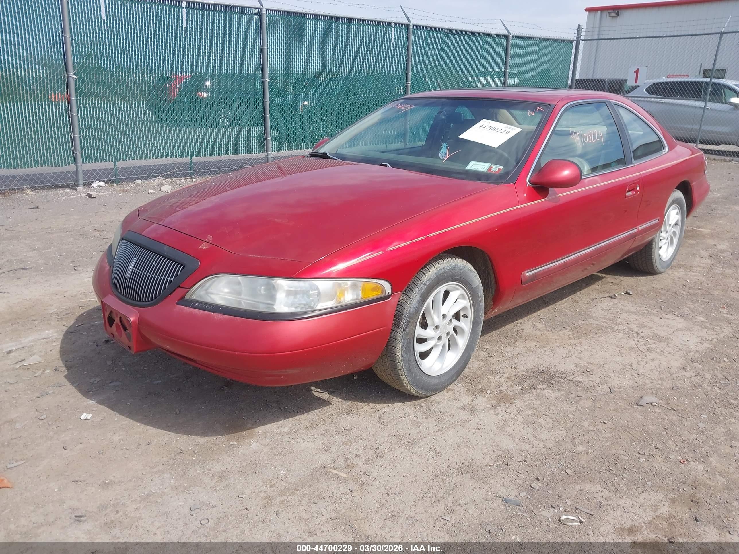 1998 Lincoln Mark Viii   Red vin: 1LNFM91VXWY660758