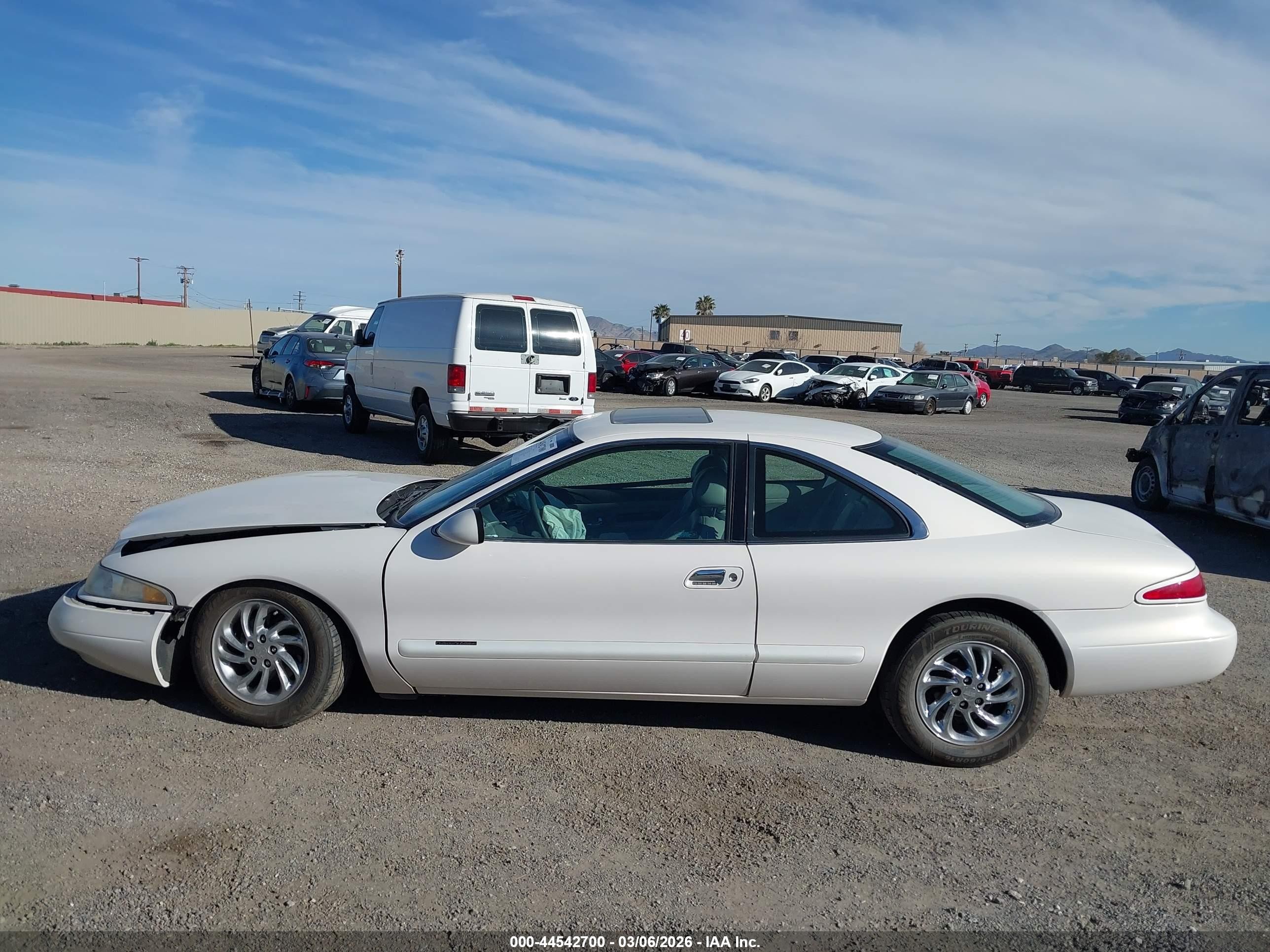 1998 Lincoln Mark Viii Lsc White vin: 1LNFM92V9WY728837