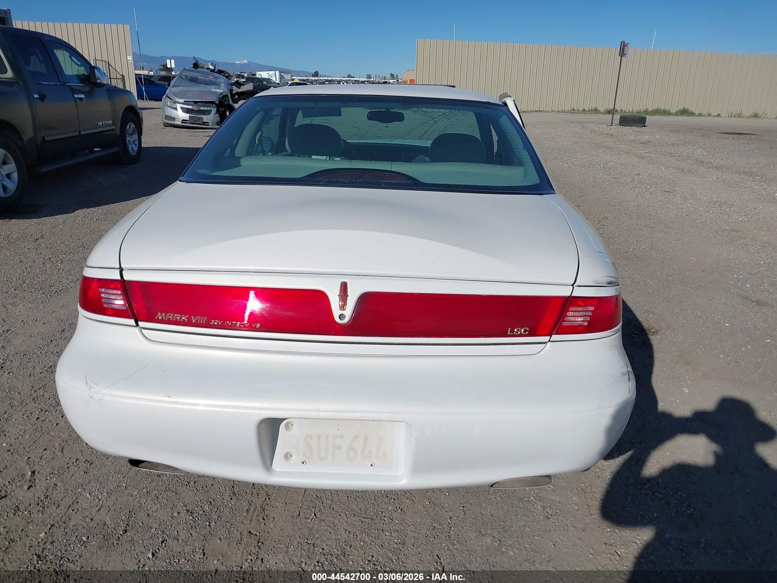1998 Lincoln Mark Viii Lsc White vin: 1LNFM92V9WY728837