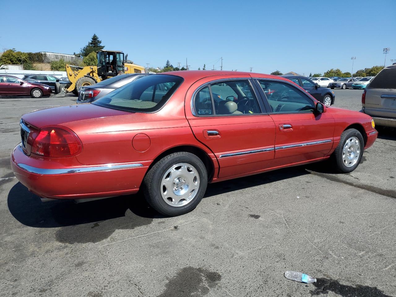 1998 Lincoln Continental Red vin: 1LNFM97V0WY605789