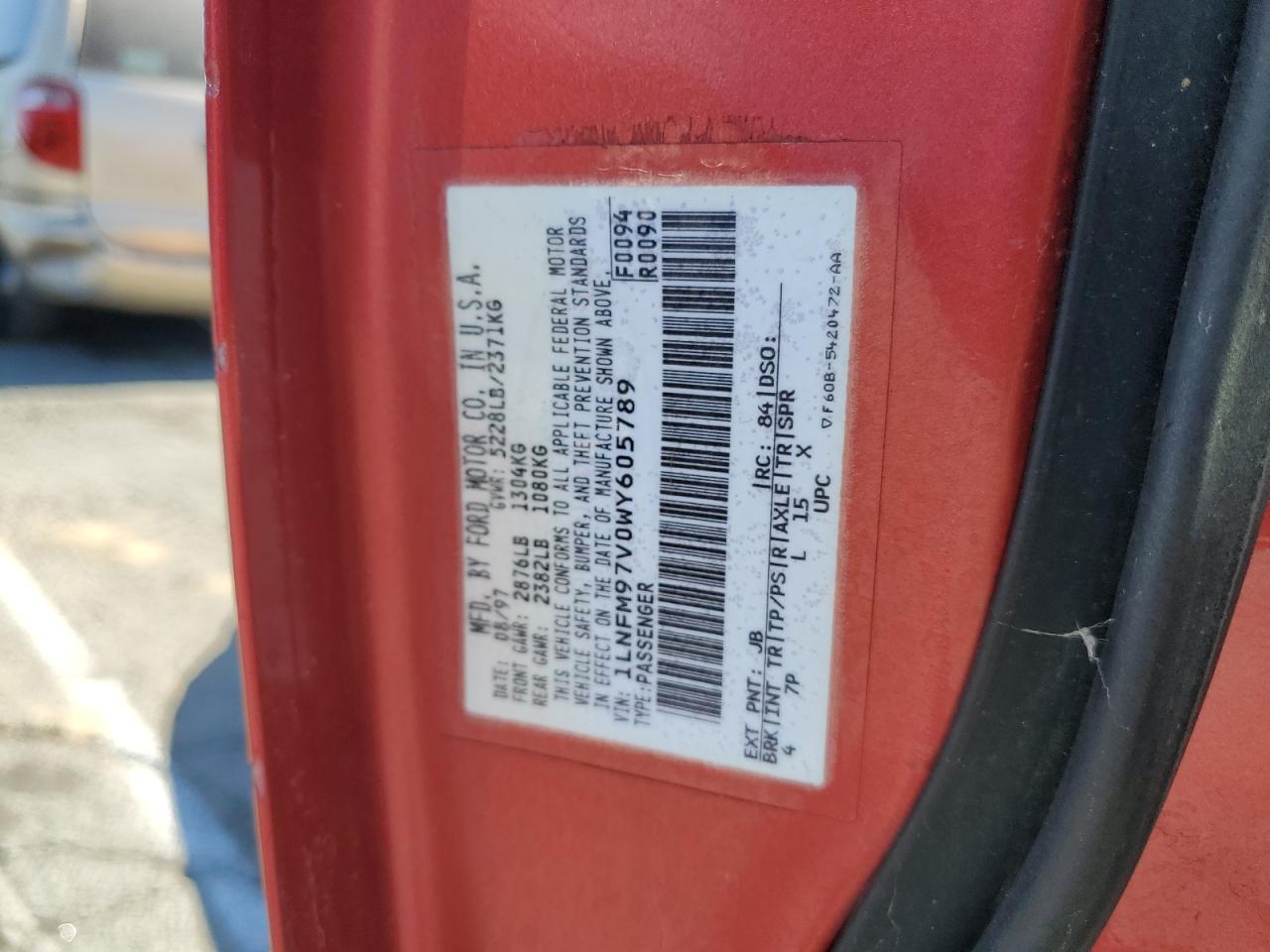 1998 Lincoln Continental Red vin: 1LNFM97V0WY605789