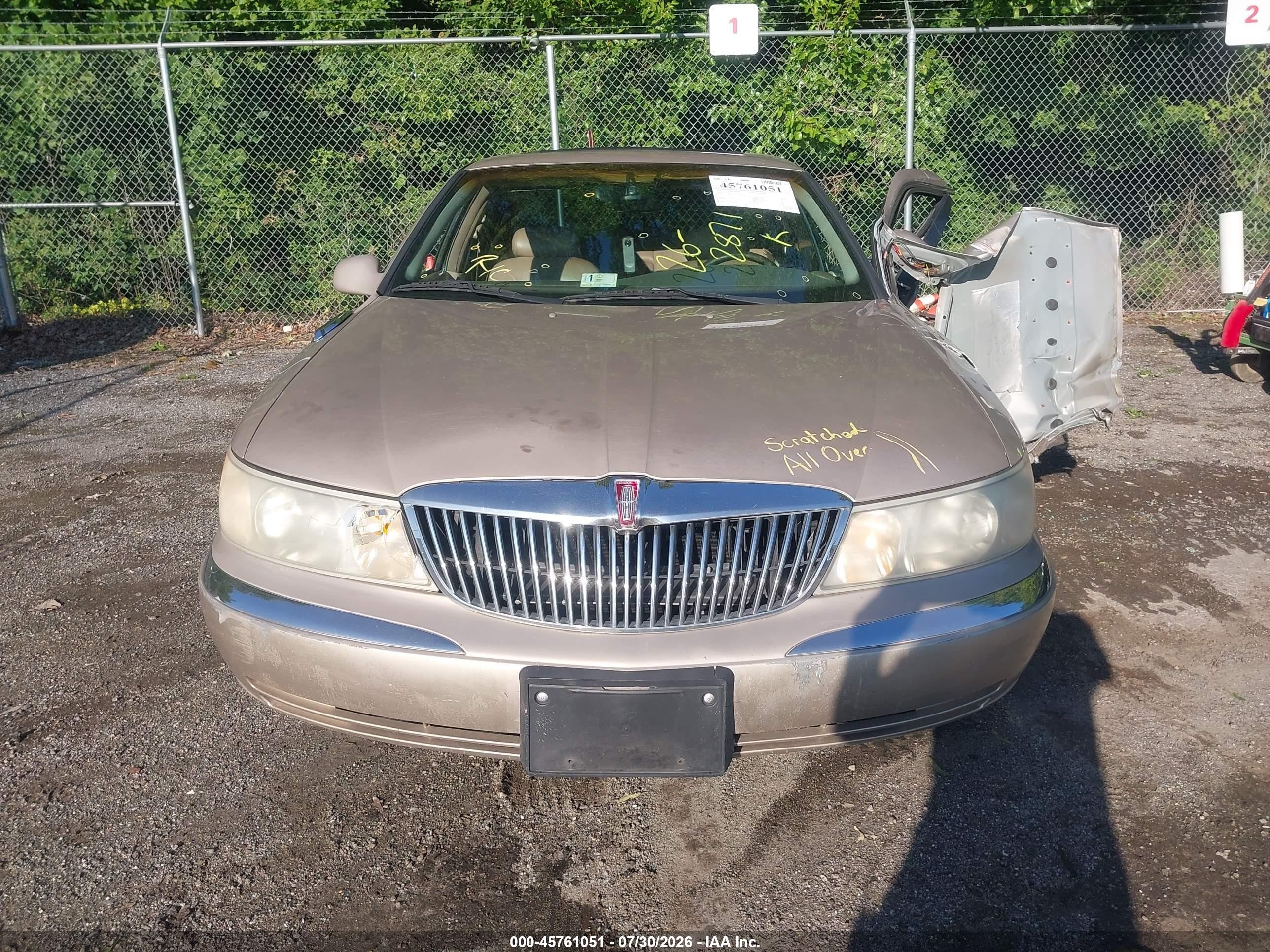1998 Lincoln Continental   Gold vin: 1LNFM97V0WY735782