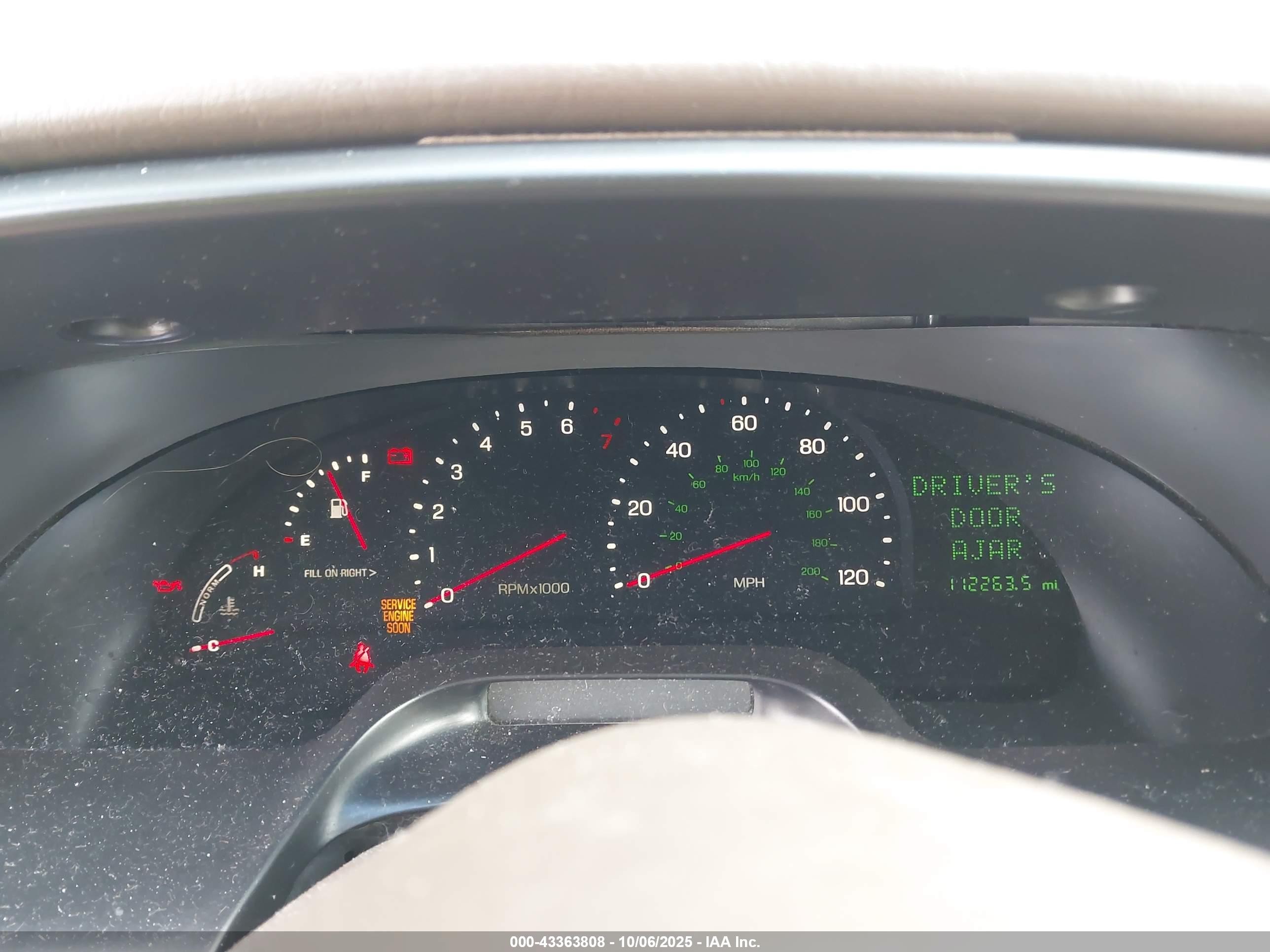 1998 Lincoln Continental   Cream vin: 1LNFM97V4WY633563