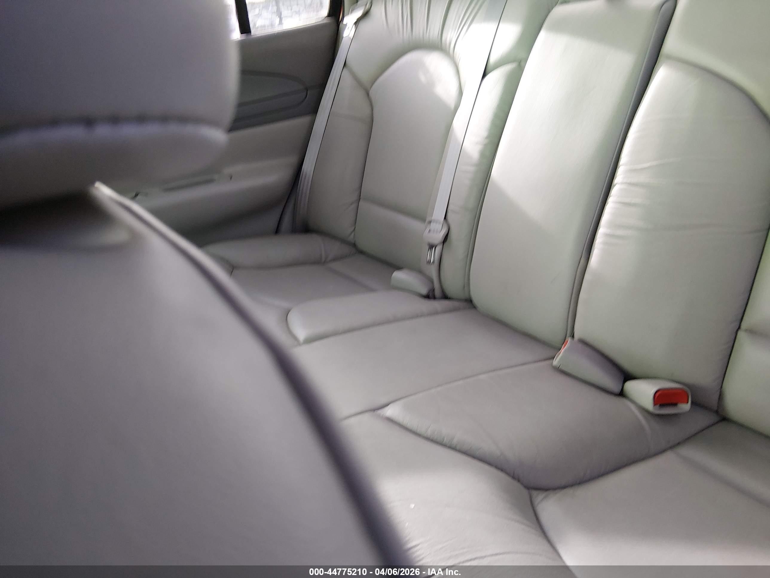 1998 Lincoln Continental   Red vin: 1LNFM97V4WY700470