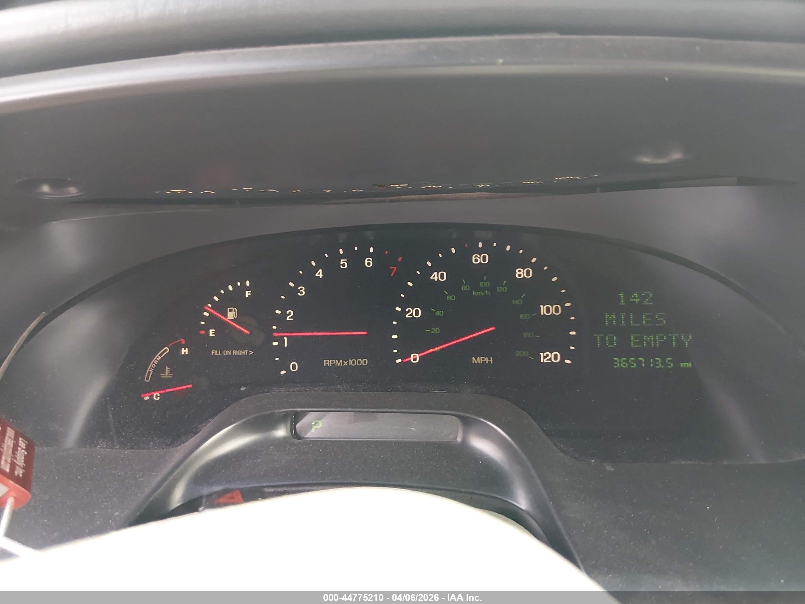 1998 Lincoln Continental   Red vin: 1LNFM97V4WY700470