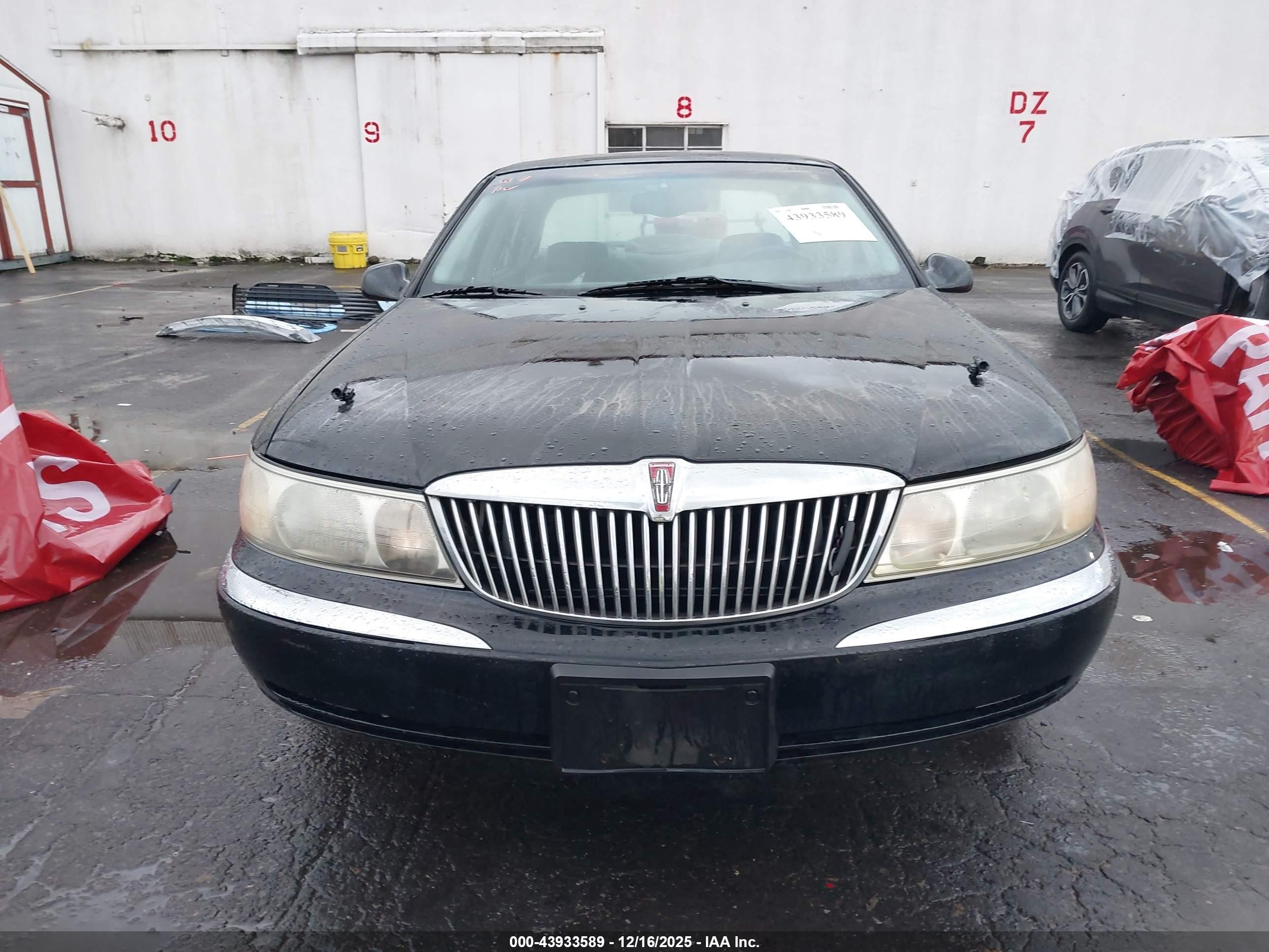 1998 Lincoln Continental   Black vin: 1LNFM97V9WY676425