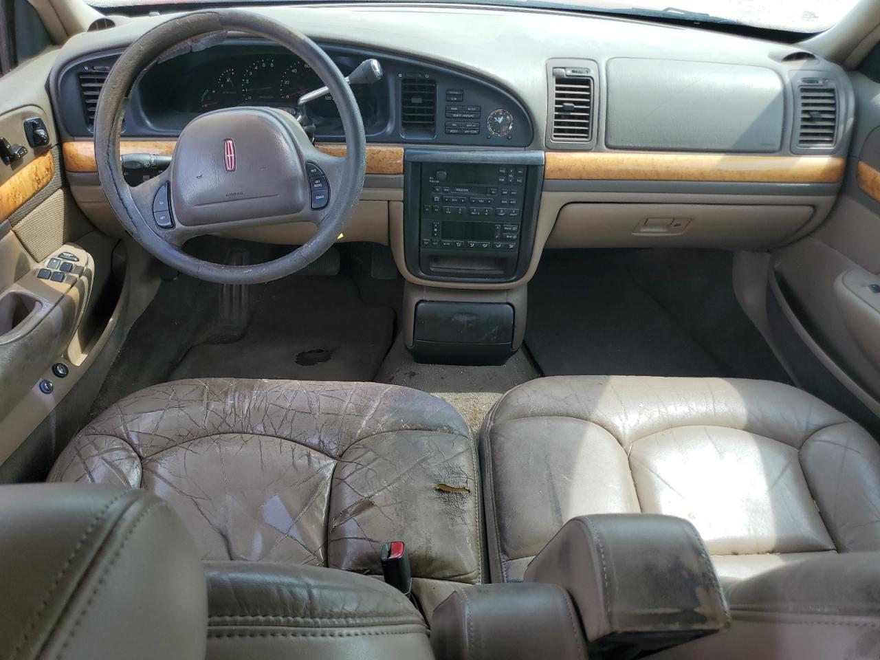 1998 Lincoln Continental Red vin: 1LNFM97V9WY685061