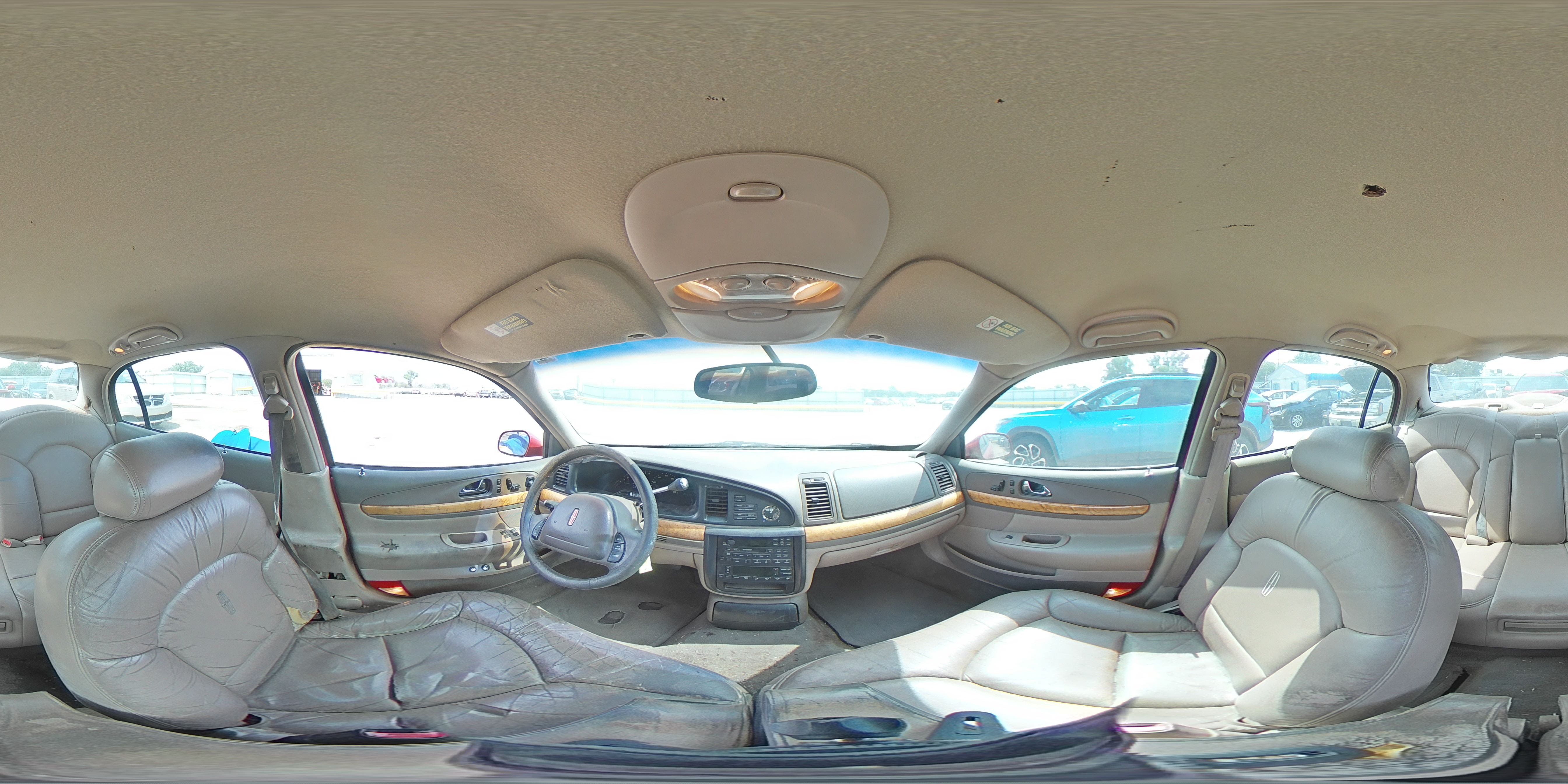 1998 Lincoln Continental Red vin: 1LNFM97V9WY685061