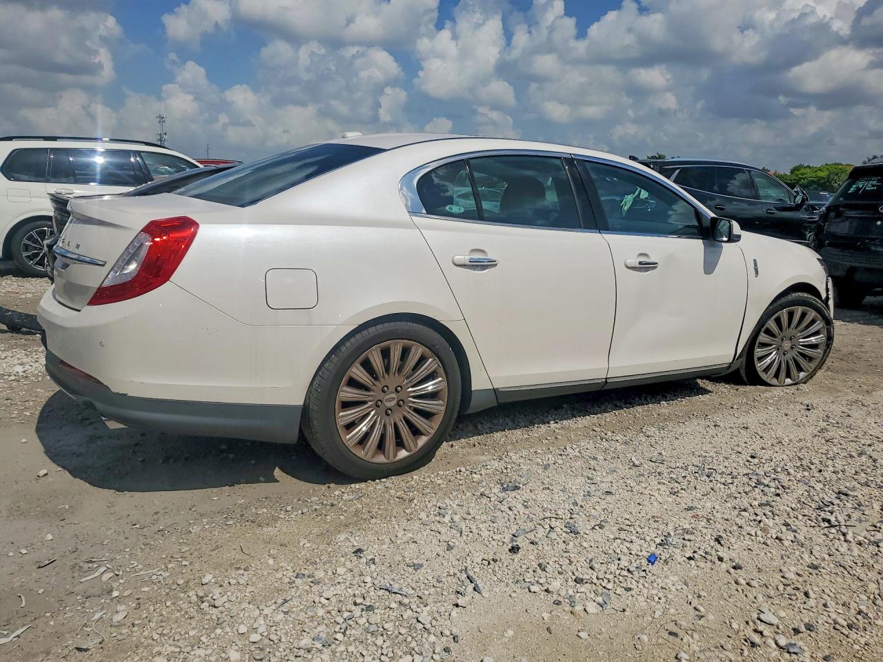 2015 Lincoln Mks Белый vin: 1LNHL9DK7FG607115