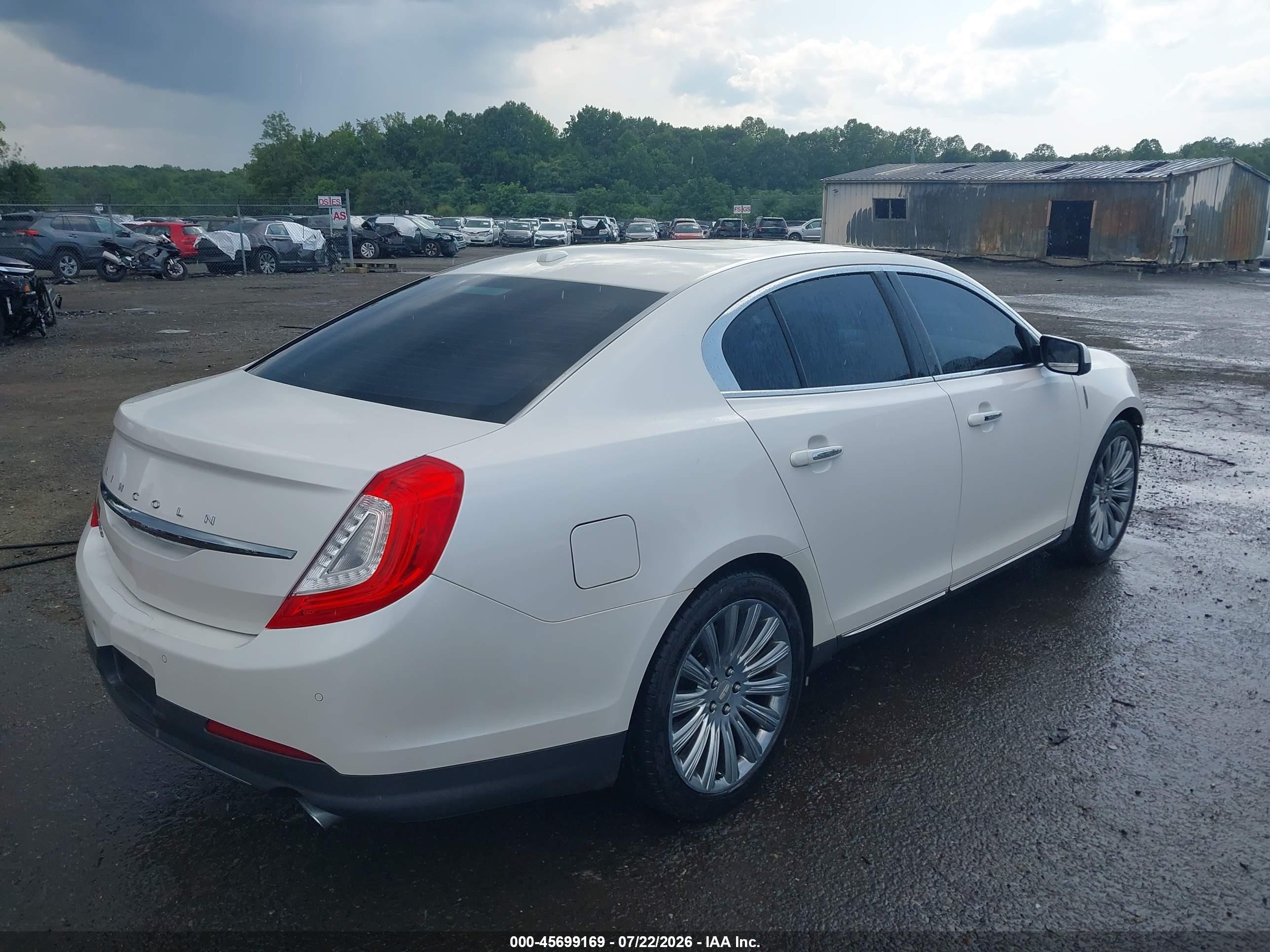 2015 Lincoln Mks   White vin: 1LNHL9DK7FG607986