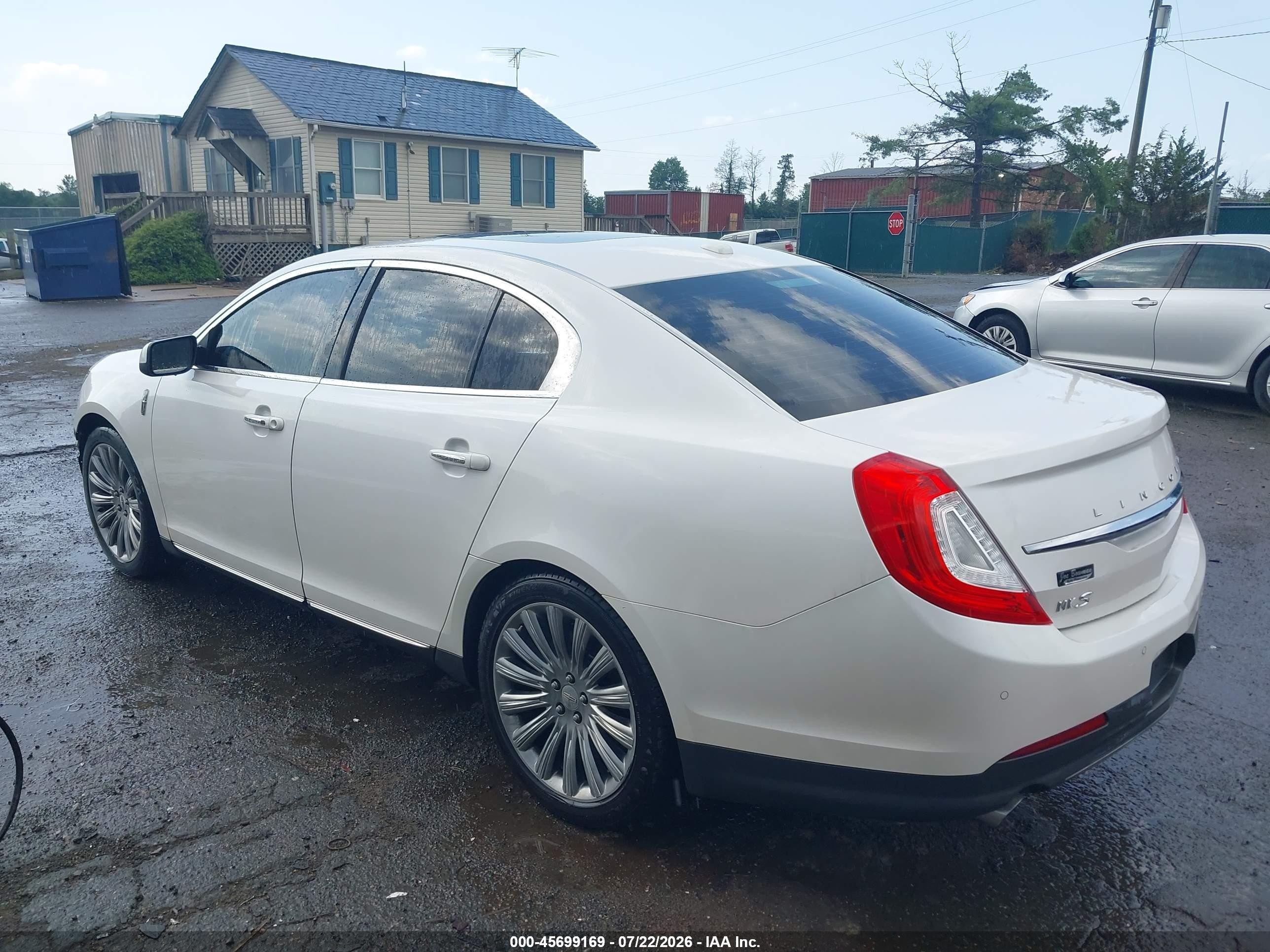 2015 Lincoln Mks   White vin: 1LNHL9DK7FG607986