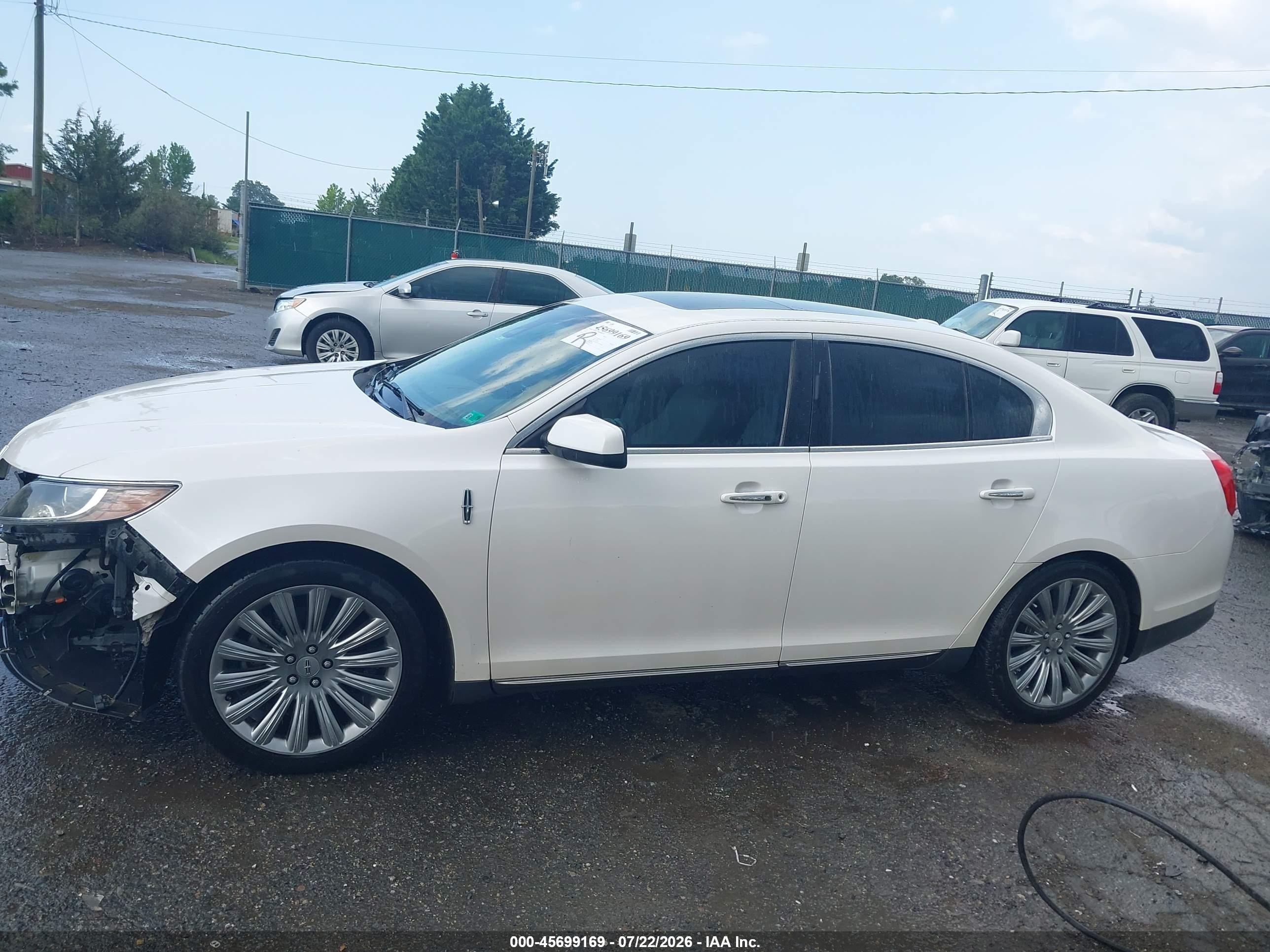 2015 Lincoln Mks   White vin: 1LNHL9DK7FG607986