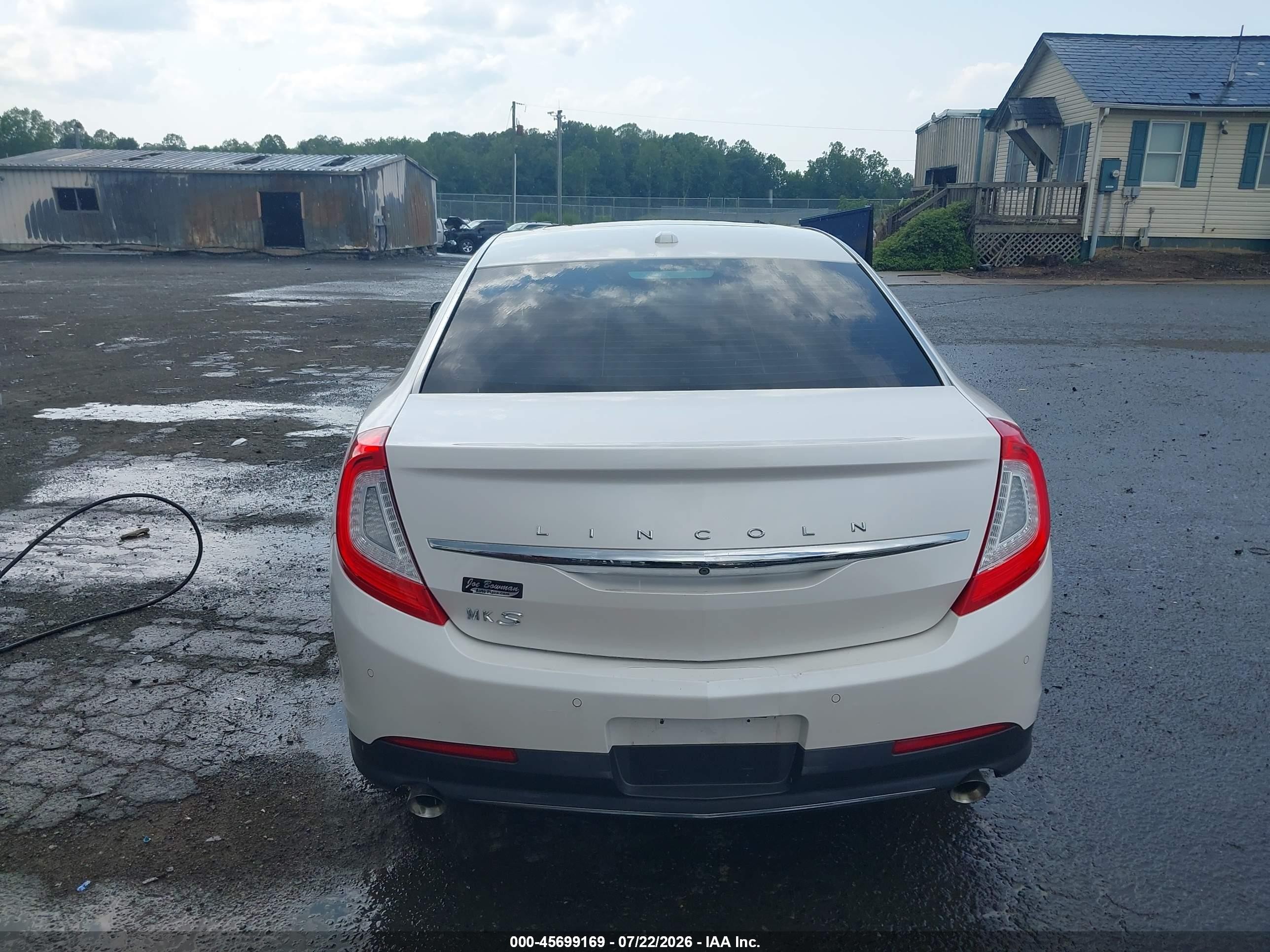 2015 Lincoln Mks   White vin: 1LNHL9DK7FG607986