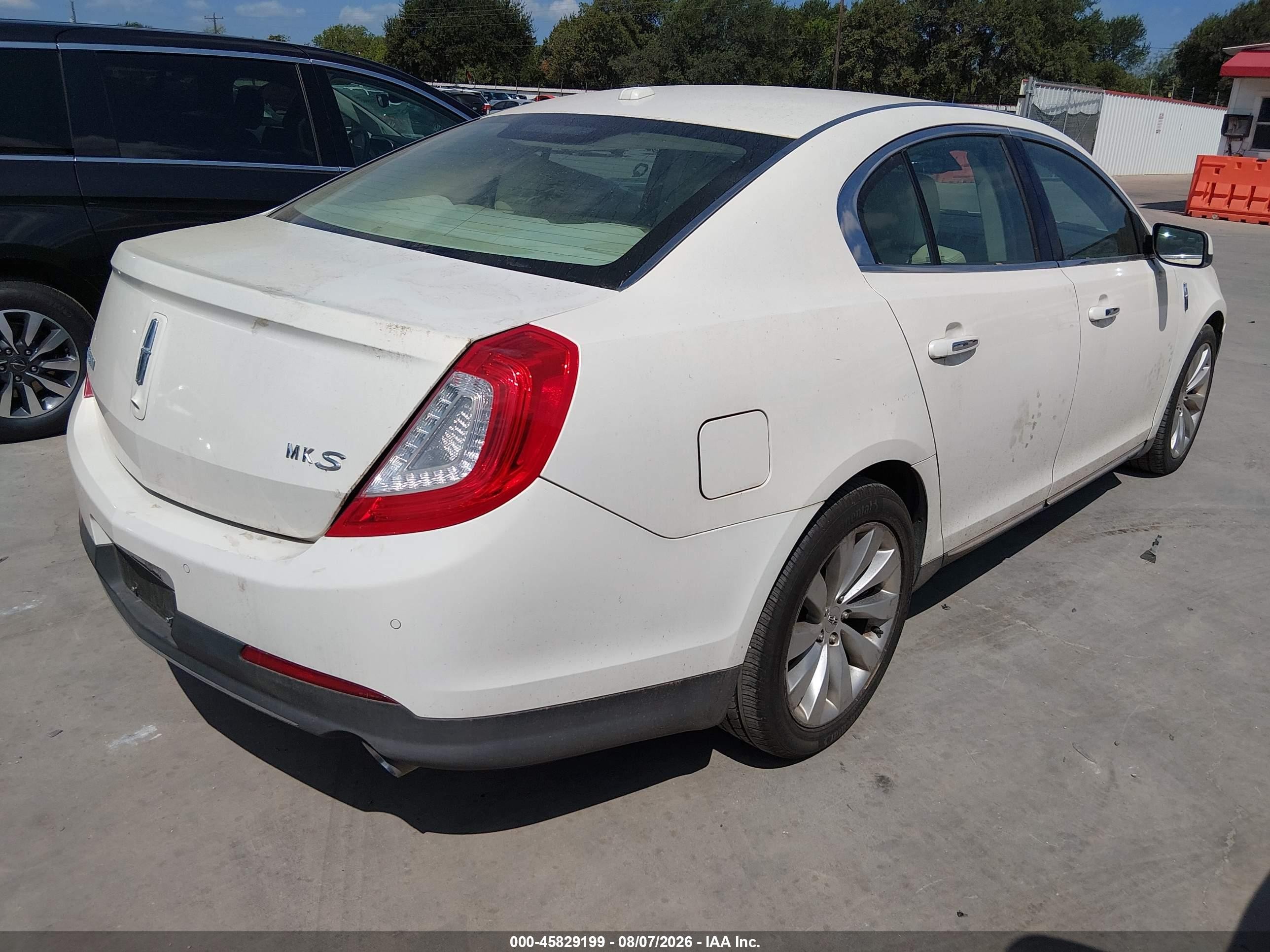 2013 Lincoln Mks   White vin: 1LNHL9DK9DG618260