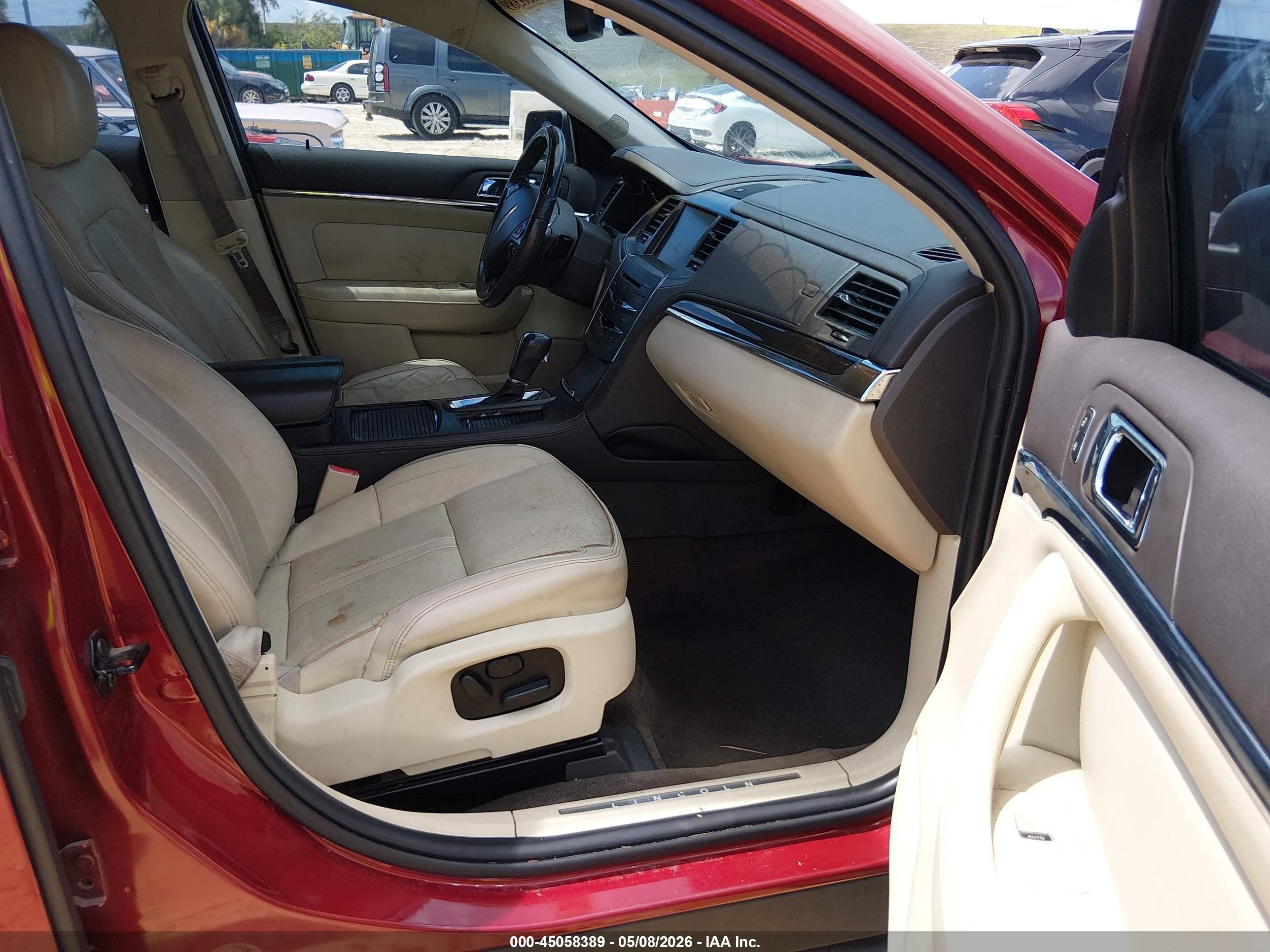2013 Lincoln Mks   Red vin: 1LNHL9DKXDG612693