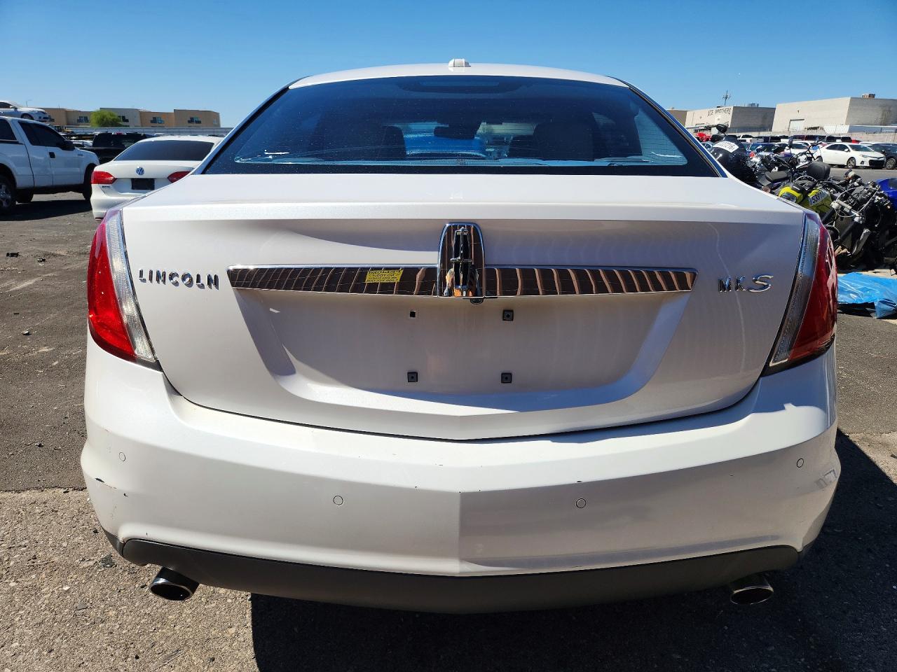 2011 Lincoln Mks White vin: 1LNHL9DR1BG615220
